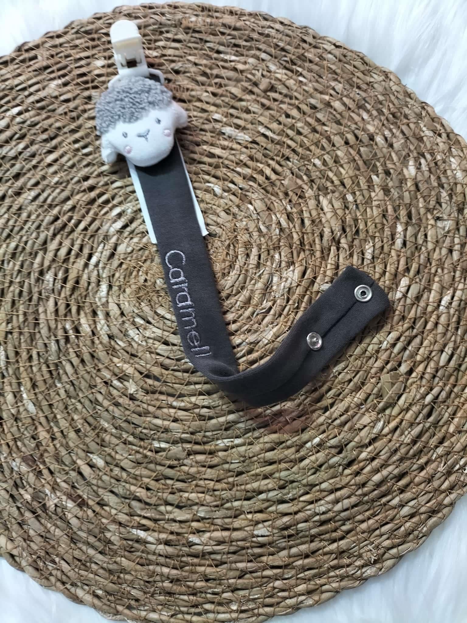  BEBEK SİYAH RENKLİ CARAMEL BEBE KUZUCUK DETAYLI ŞERİTLİ