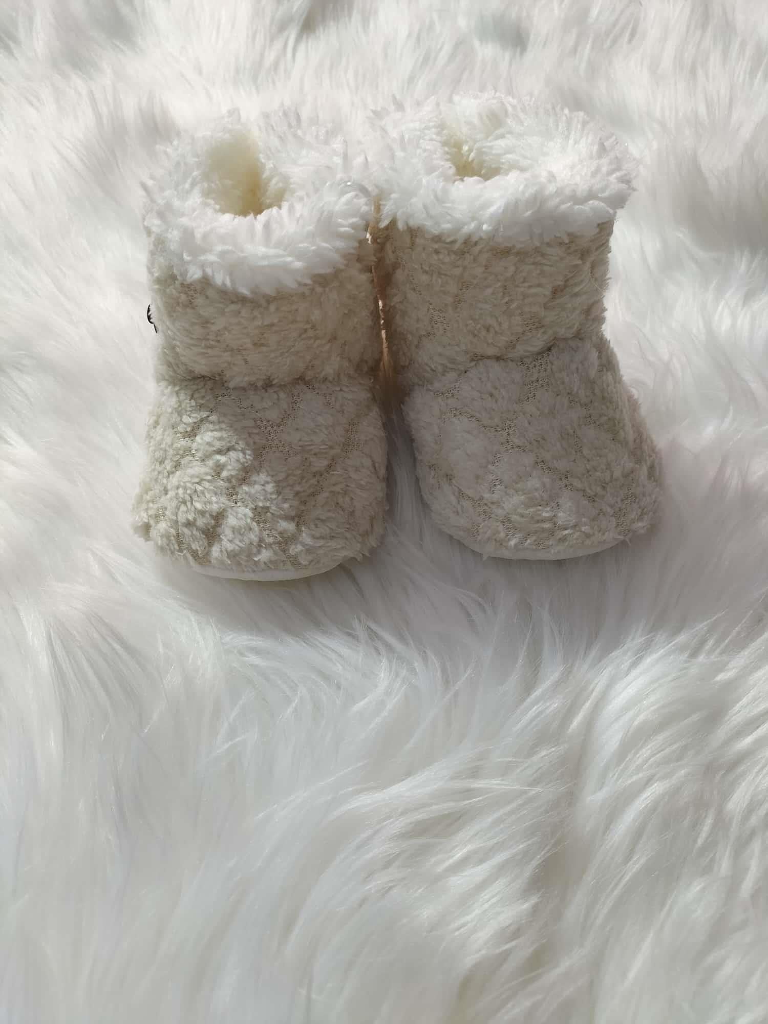  BEBEK STORY BABY PELUŞ KAPİTONELİ EV PANDUFU
