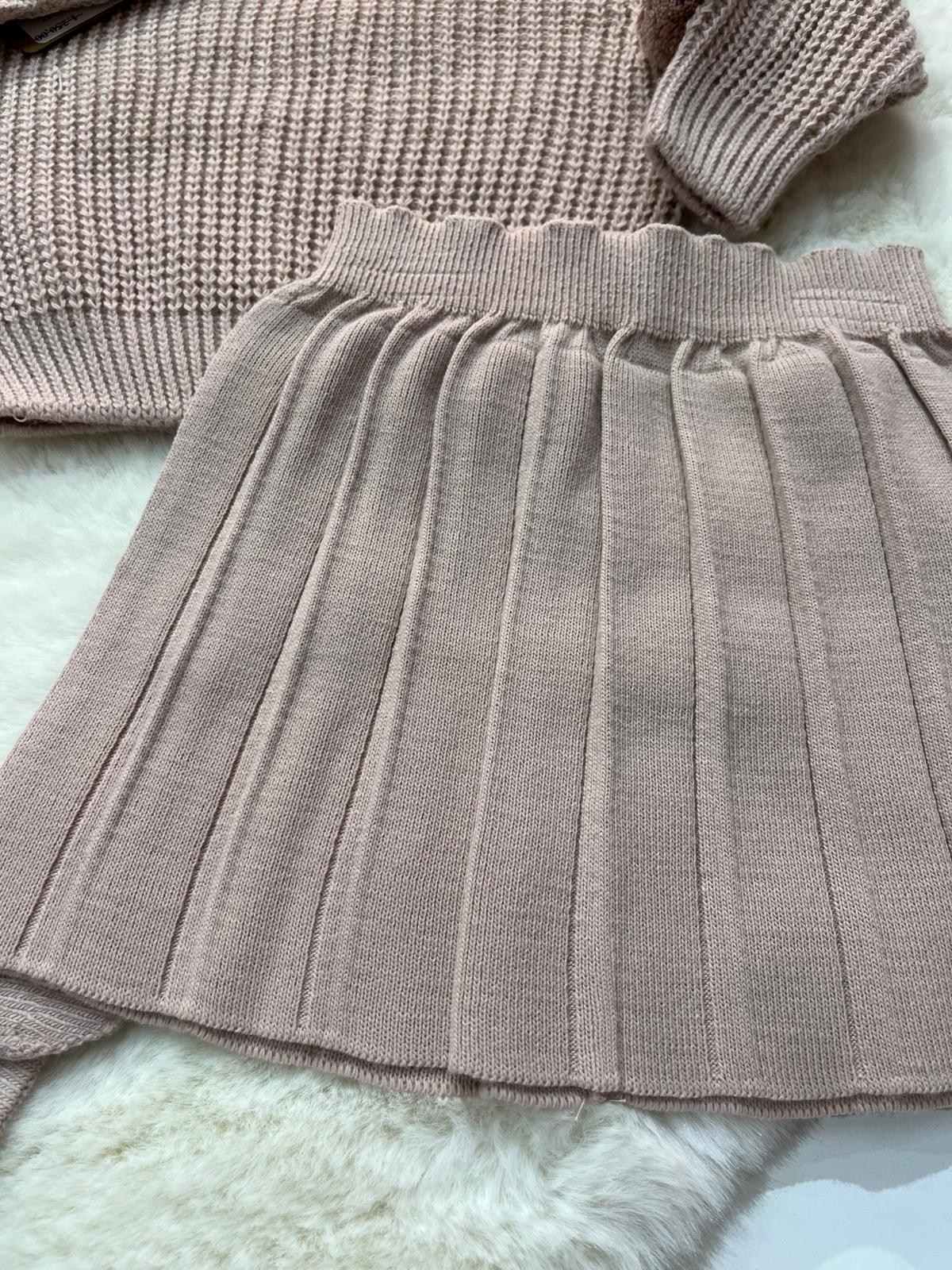  PONPON DETAYLI ETEĞİ PİLELİ KIZ BEBEK TRİKO TAKIM