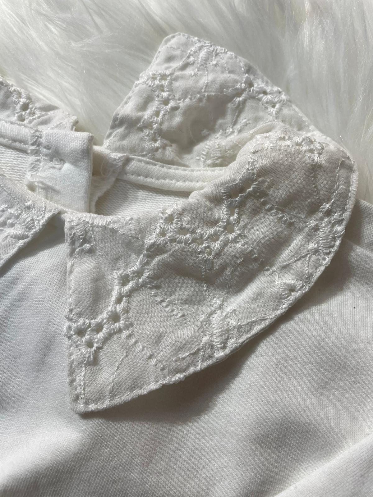 BEBEK DANTEL YAKALI BEYAZ SWEATSHİRT