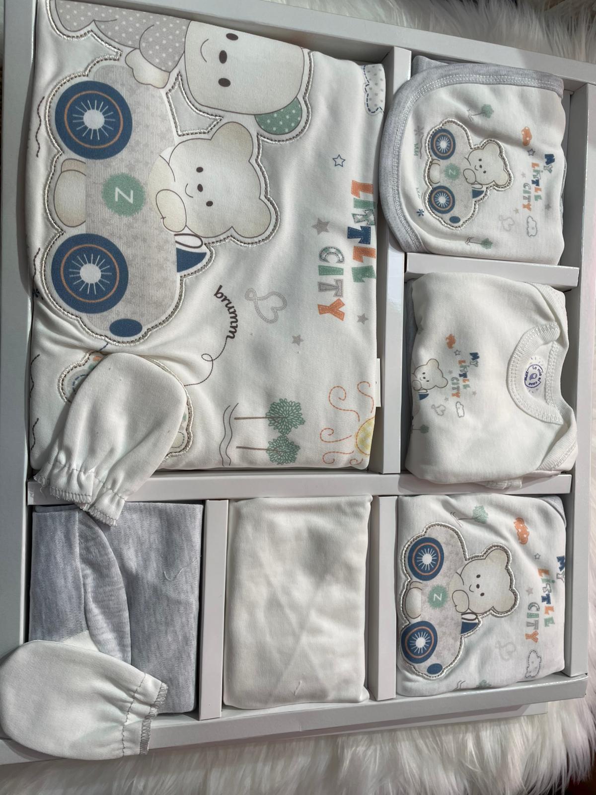 BEBEK MAVİ BEYAZ AYICIK DESENLİ ARABALI 10'LU HASTANE ÇIKIŞI