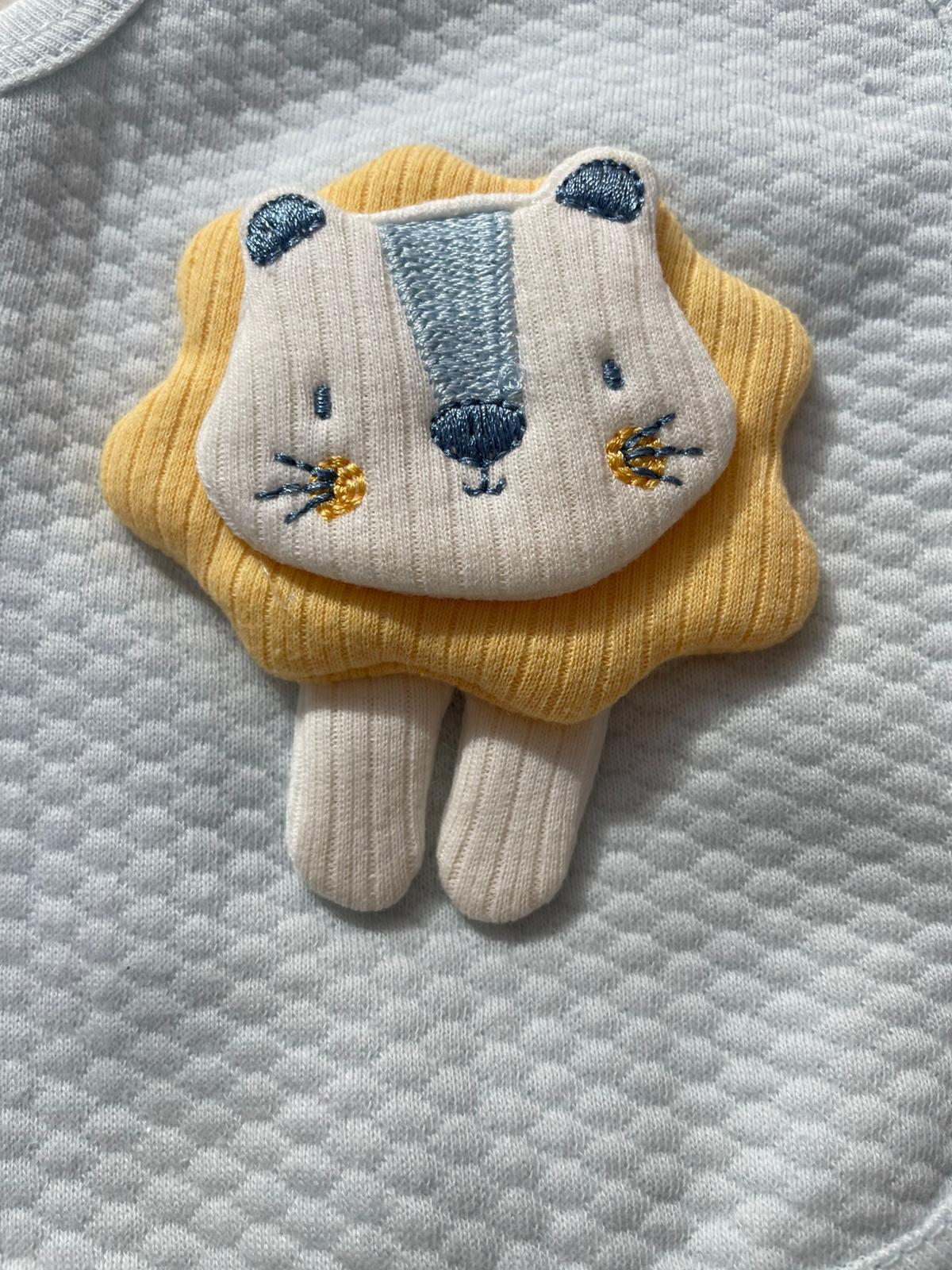 BEBEK MAVİ DOKUMA ASLAN DESENLİ YELEK