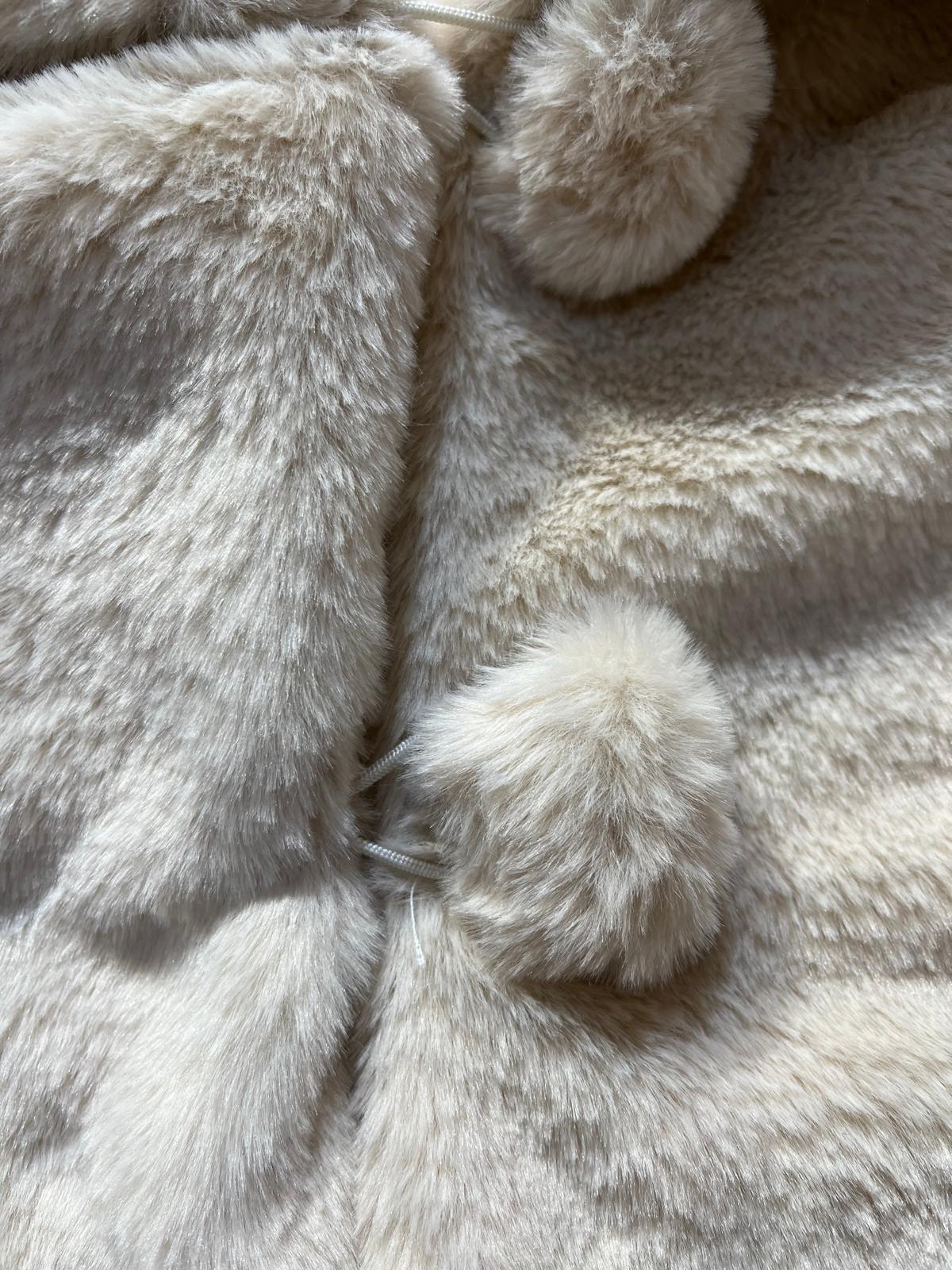 DÜZ RENK BANDANALI PONPON DÜĞMELİ ANGORA PELUŞ KIZ