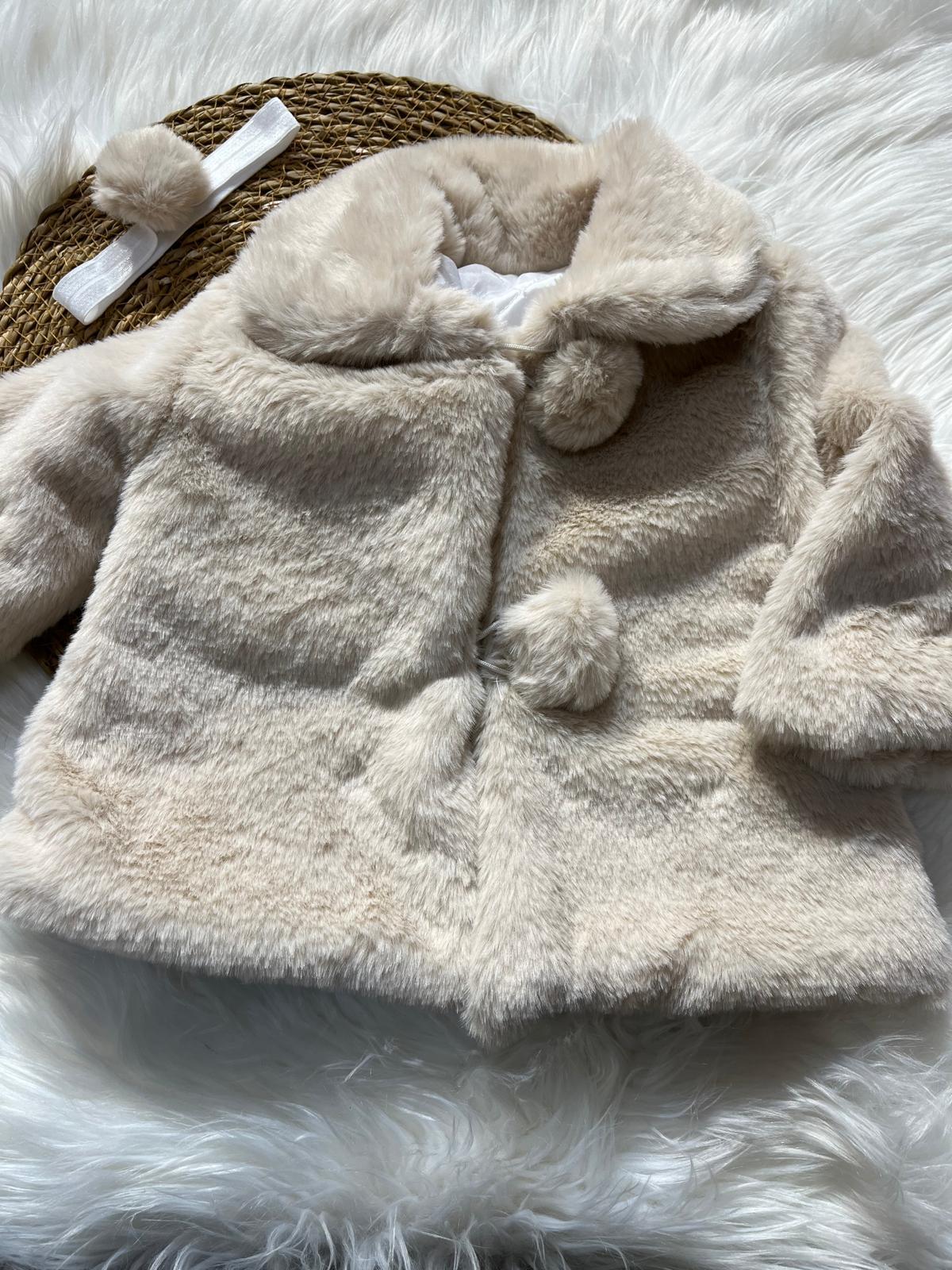 DÜZ RENK BANDANALI PONPON DÜĞMELİ ANGORA PELUŞ KIZ