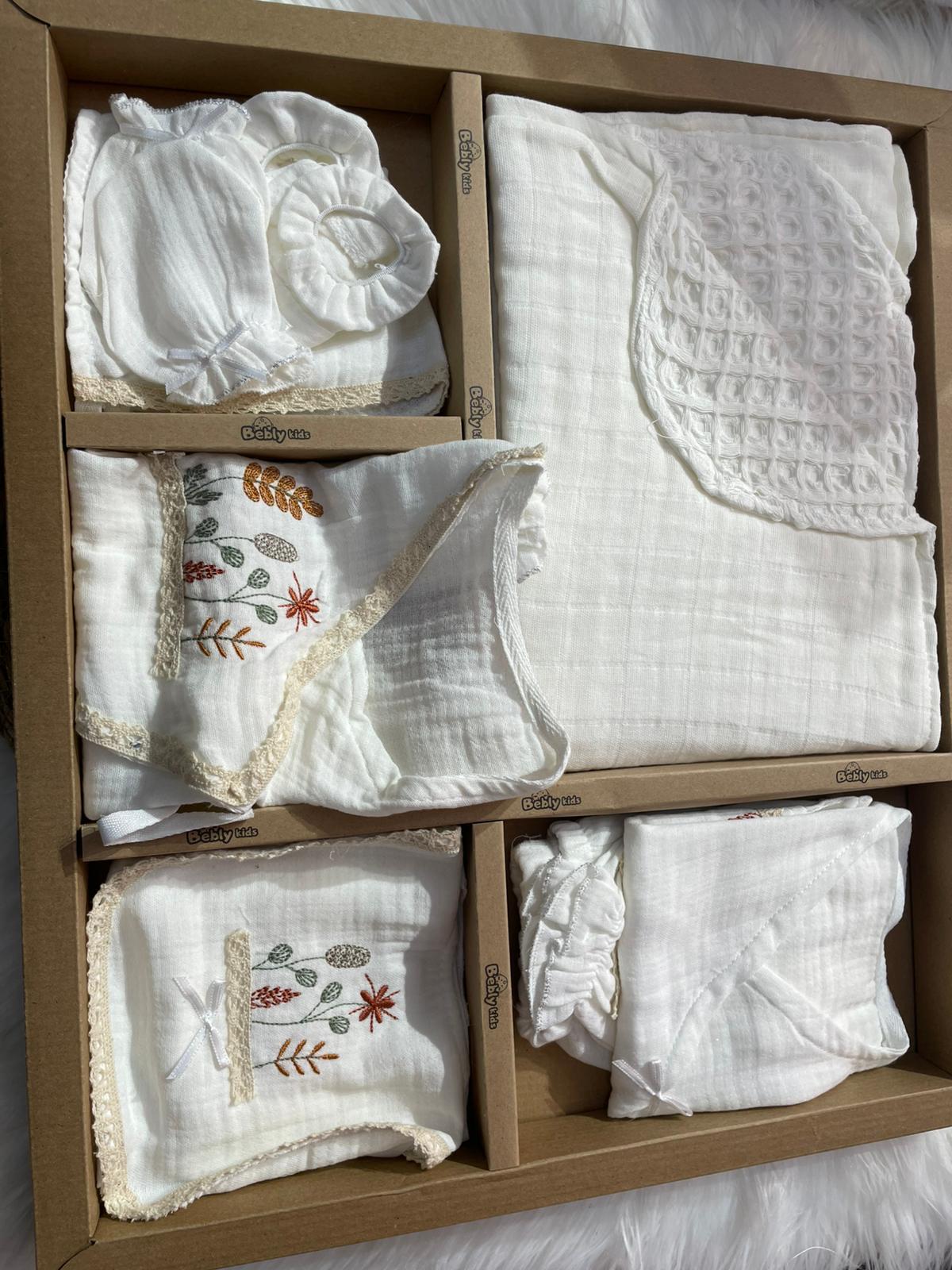 NAKIŞLI MUSLİN ONLU SET