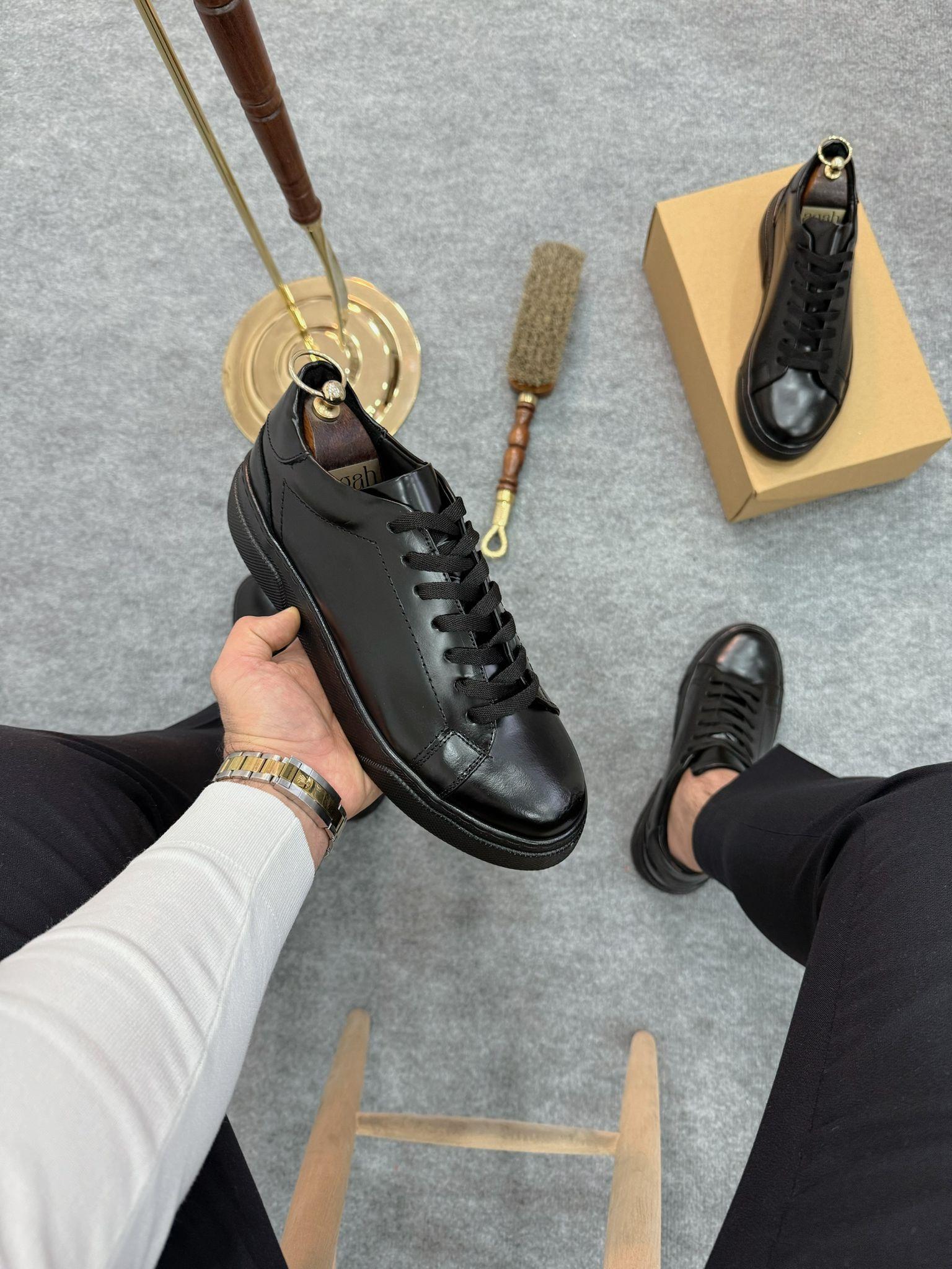 AGAH MODEL AÇMA SİYAH RUGAN SNEAKER