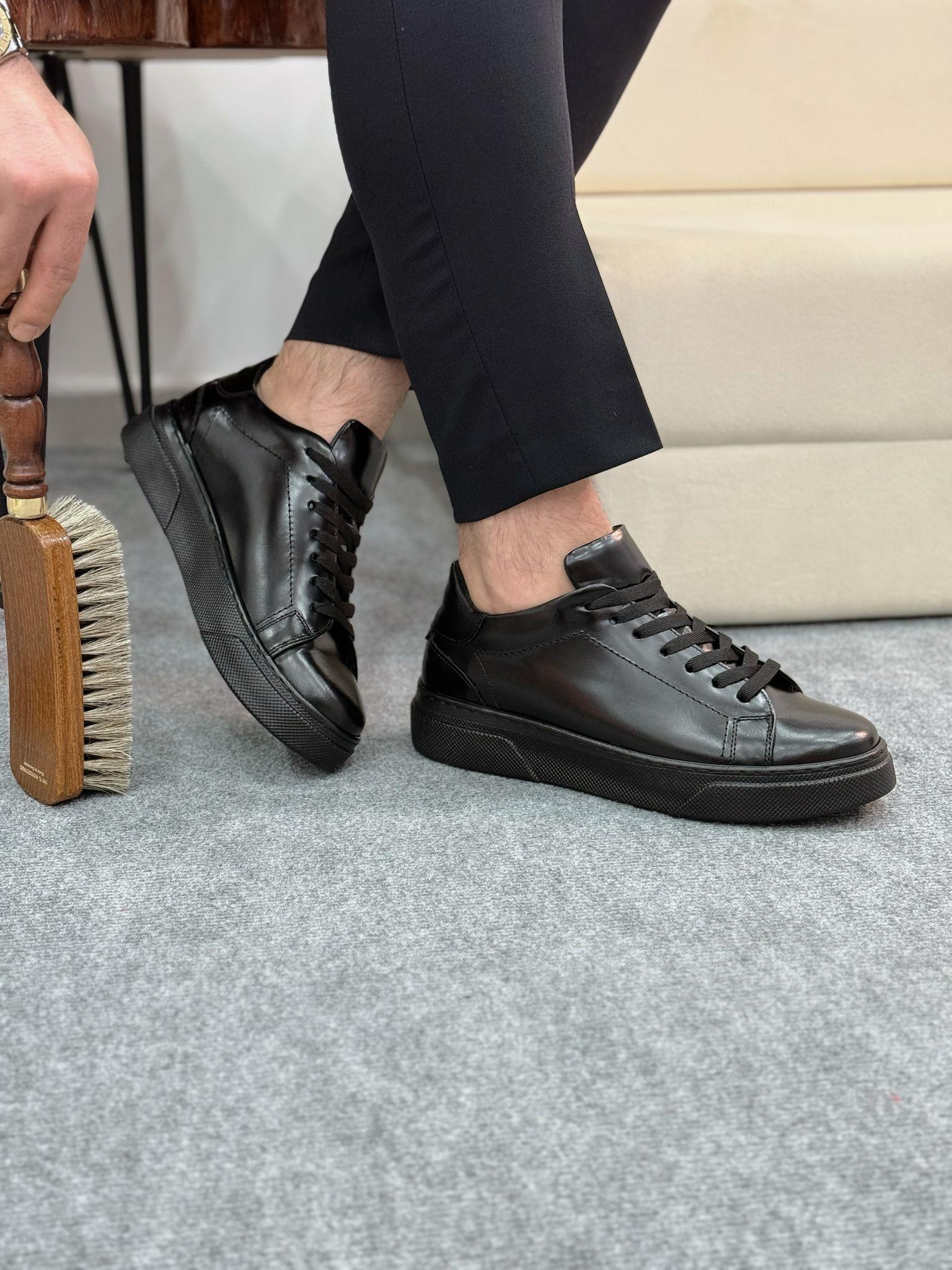 AGAH MODEL AÇMA SİYAH RUGAN SNEAKER