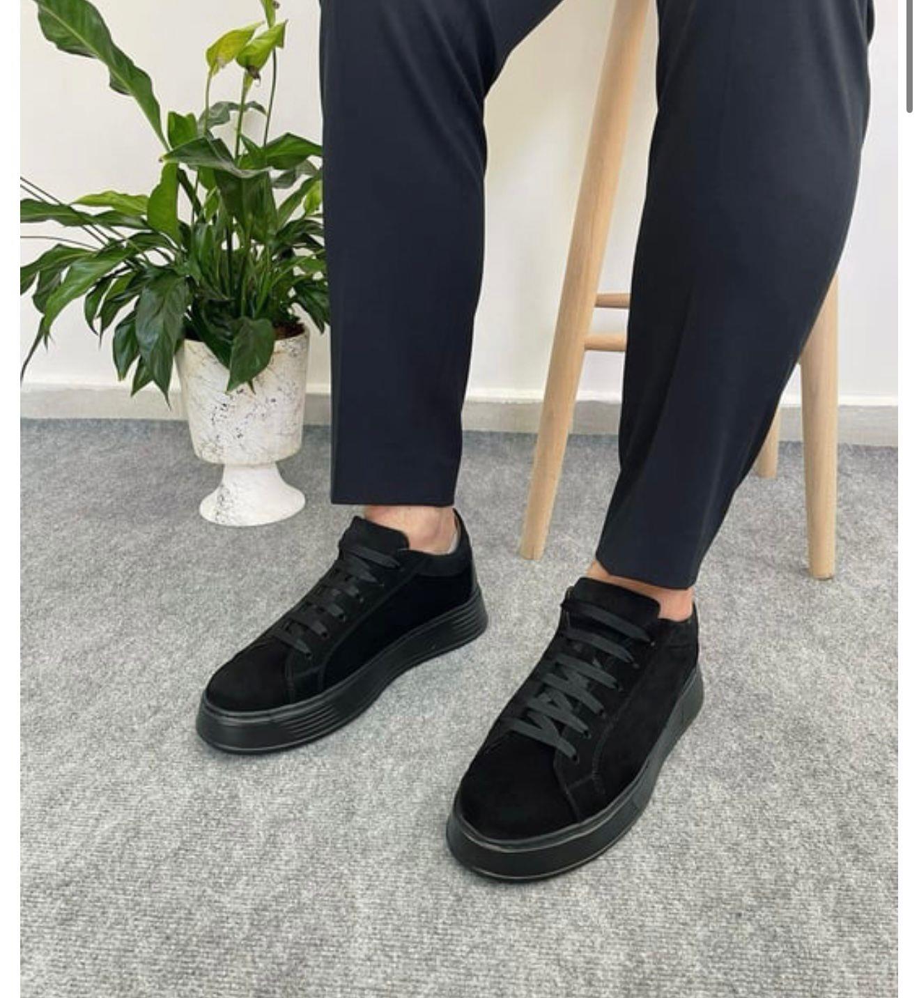 SNEAKER