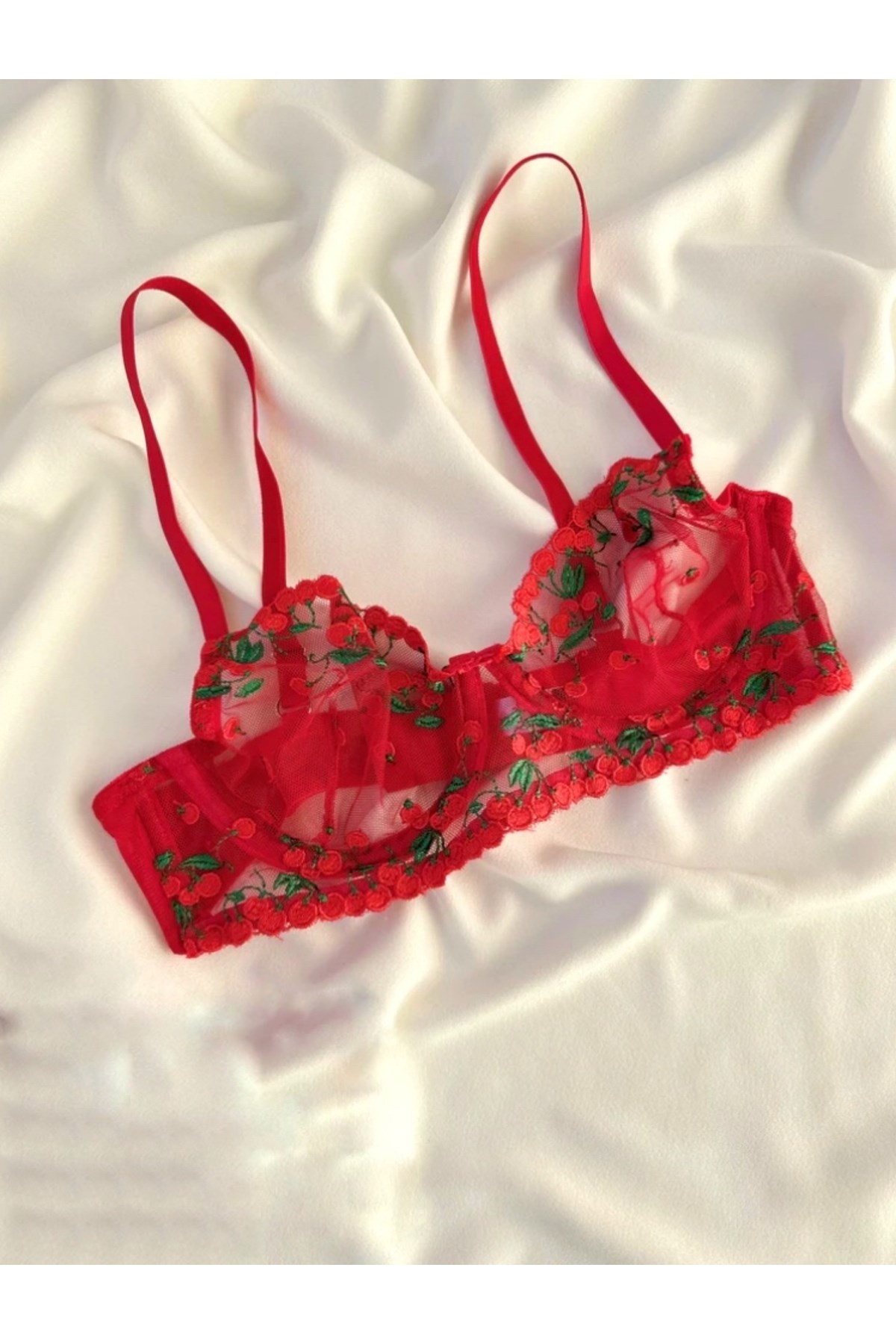 Cherry Kırmızı Tanga Külotlu Sütyen Takımı