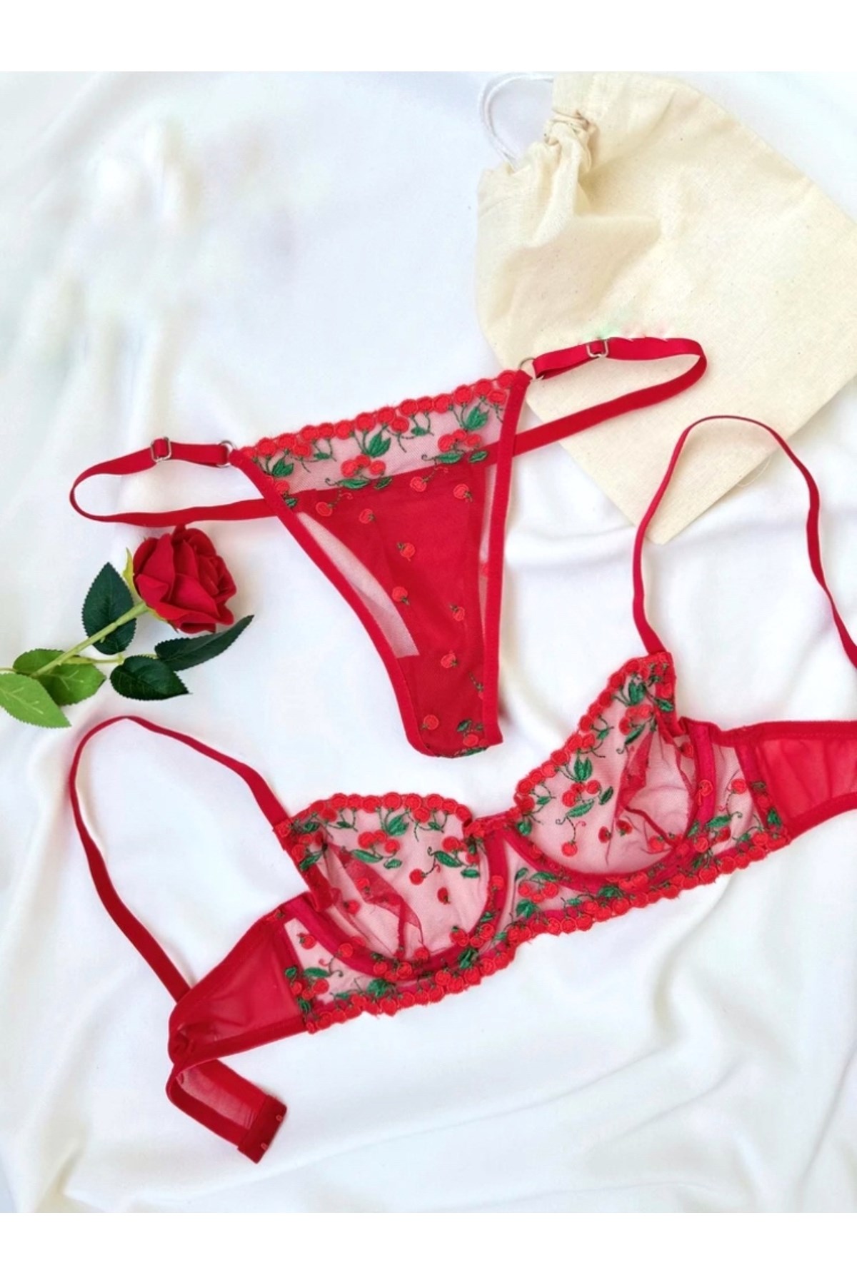 Cherry Kırmızı Tanga Külotlu Sütyen Takımı