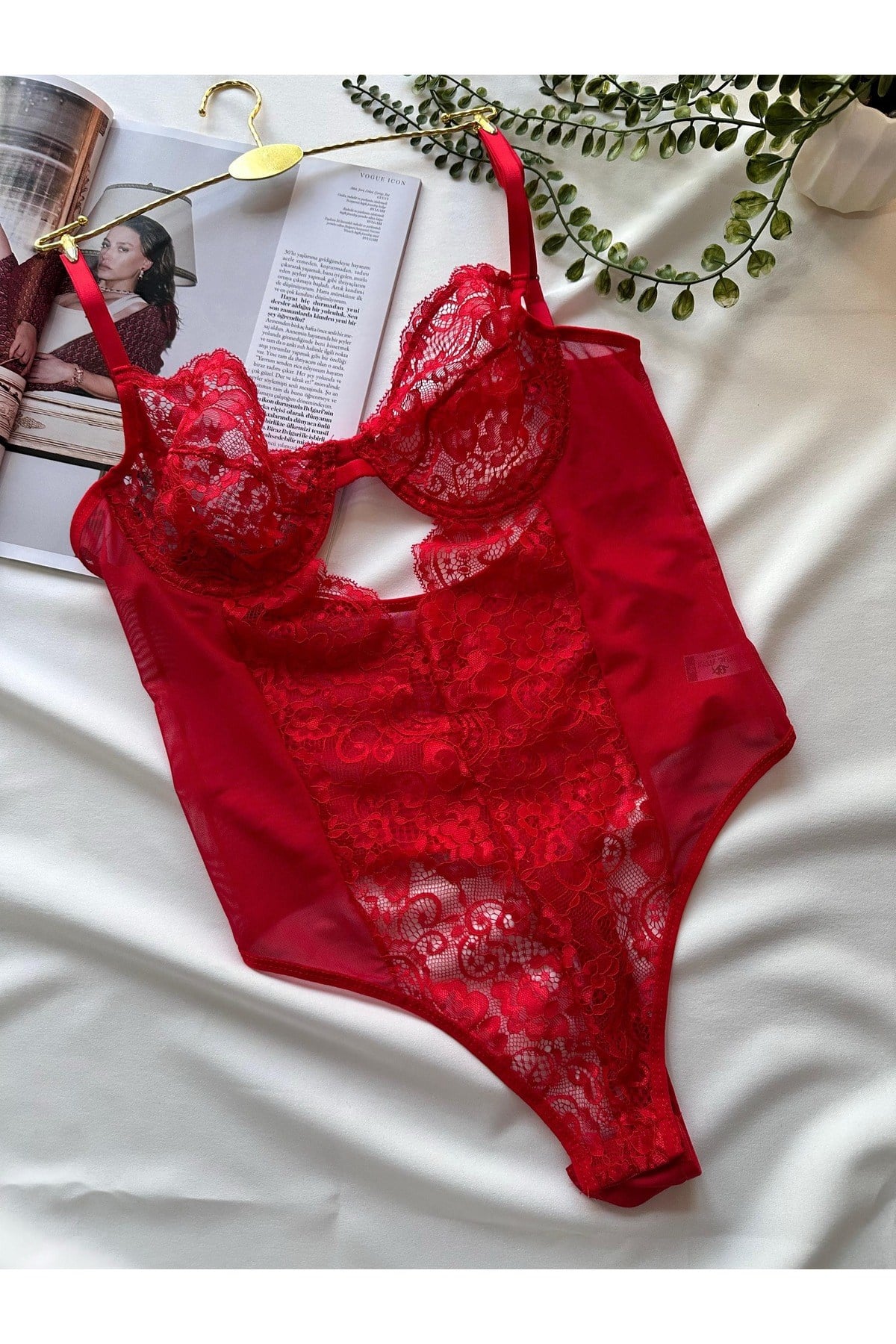 Elanor Kırmızı Çıtçıtlı Dantelli Transparan Balenli Bodysuit