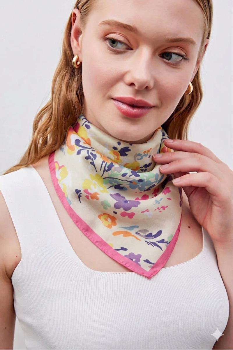 Desenli Kadın FularKADIN FULAR