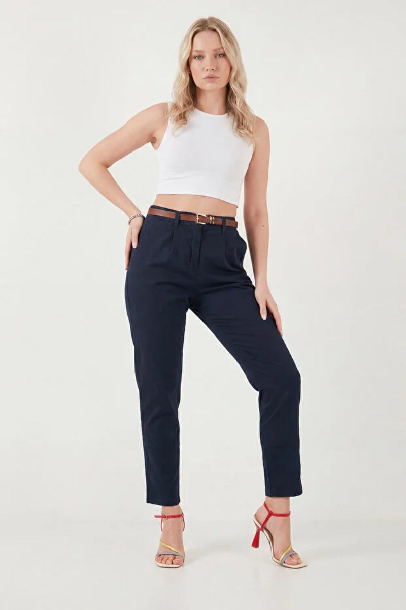 Kemerli Dar Paça Gabardin PantolonKADIN PANTOLON