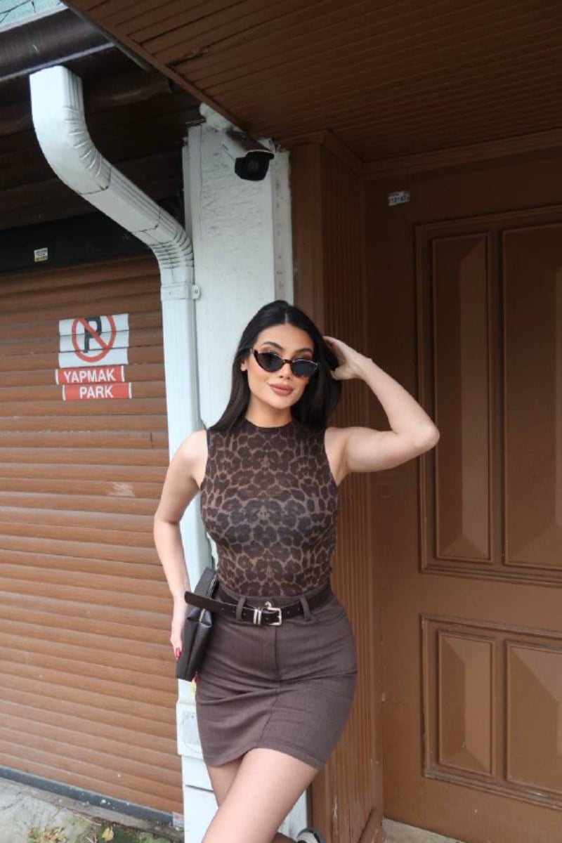 Transparan Sıfır Kol Leopar Crop BluzKADIN BLUZ