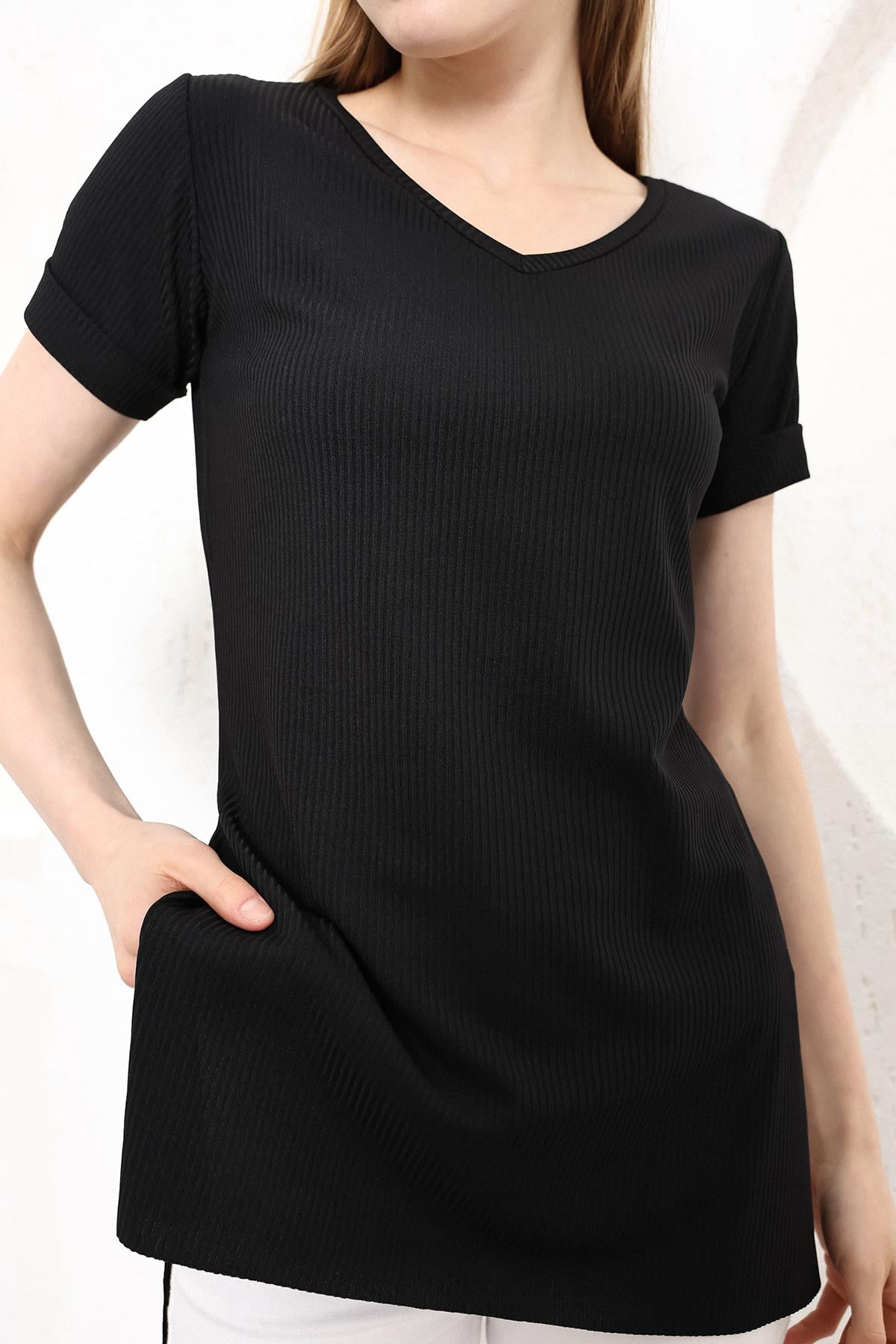 V Yaka Yanları Yırtmaçlı Basic TshirtKADIN T-SHİRT
