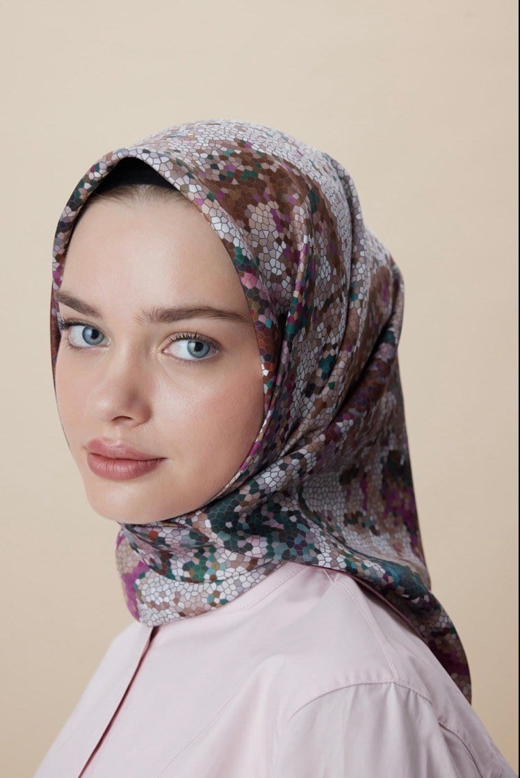 Maisa Sumasalı Çift Taraflı Tivil İpek Eşarp 90*90