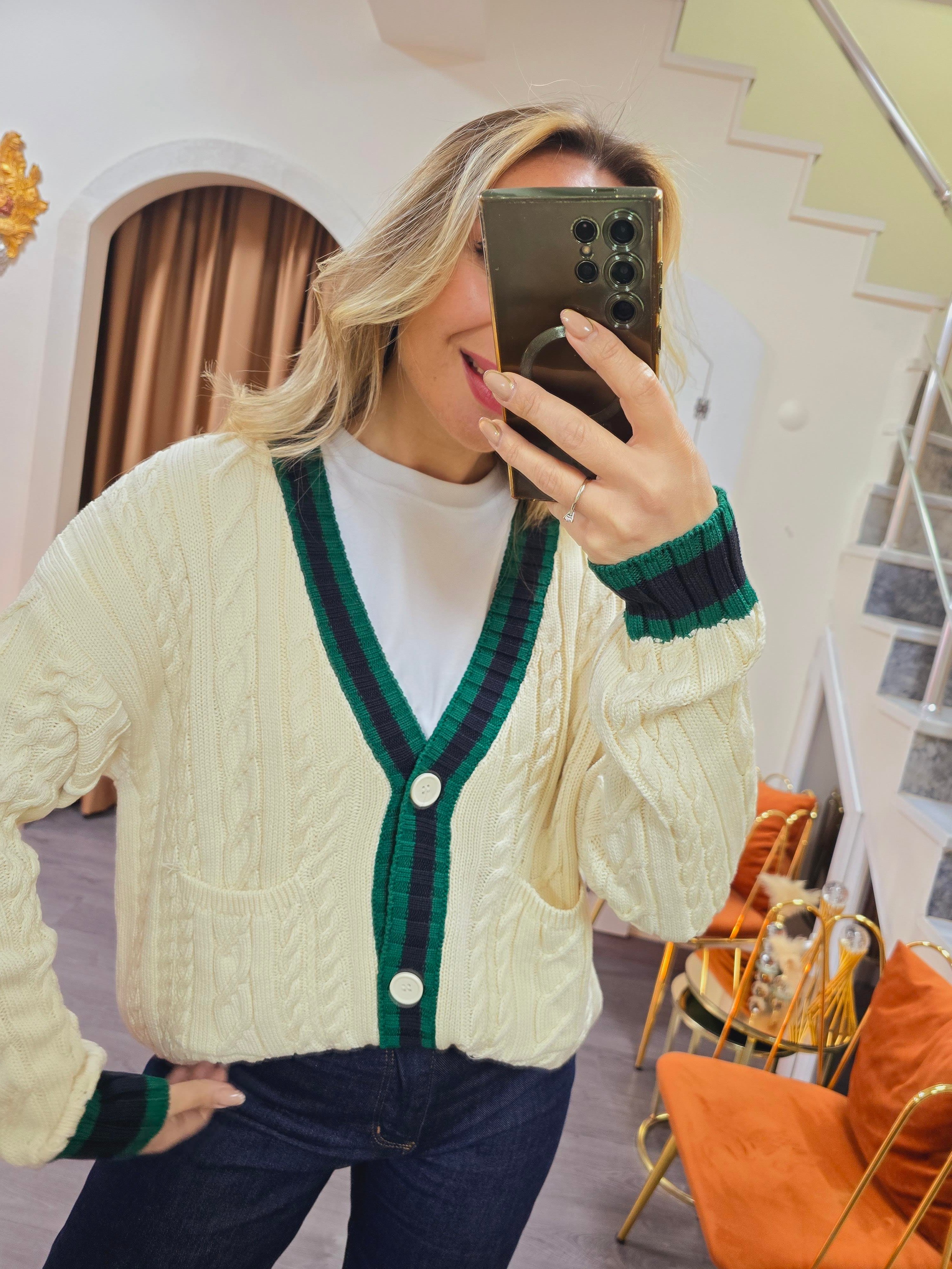 BEJ DİLVİN HIRKA