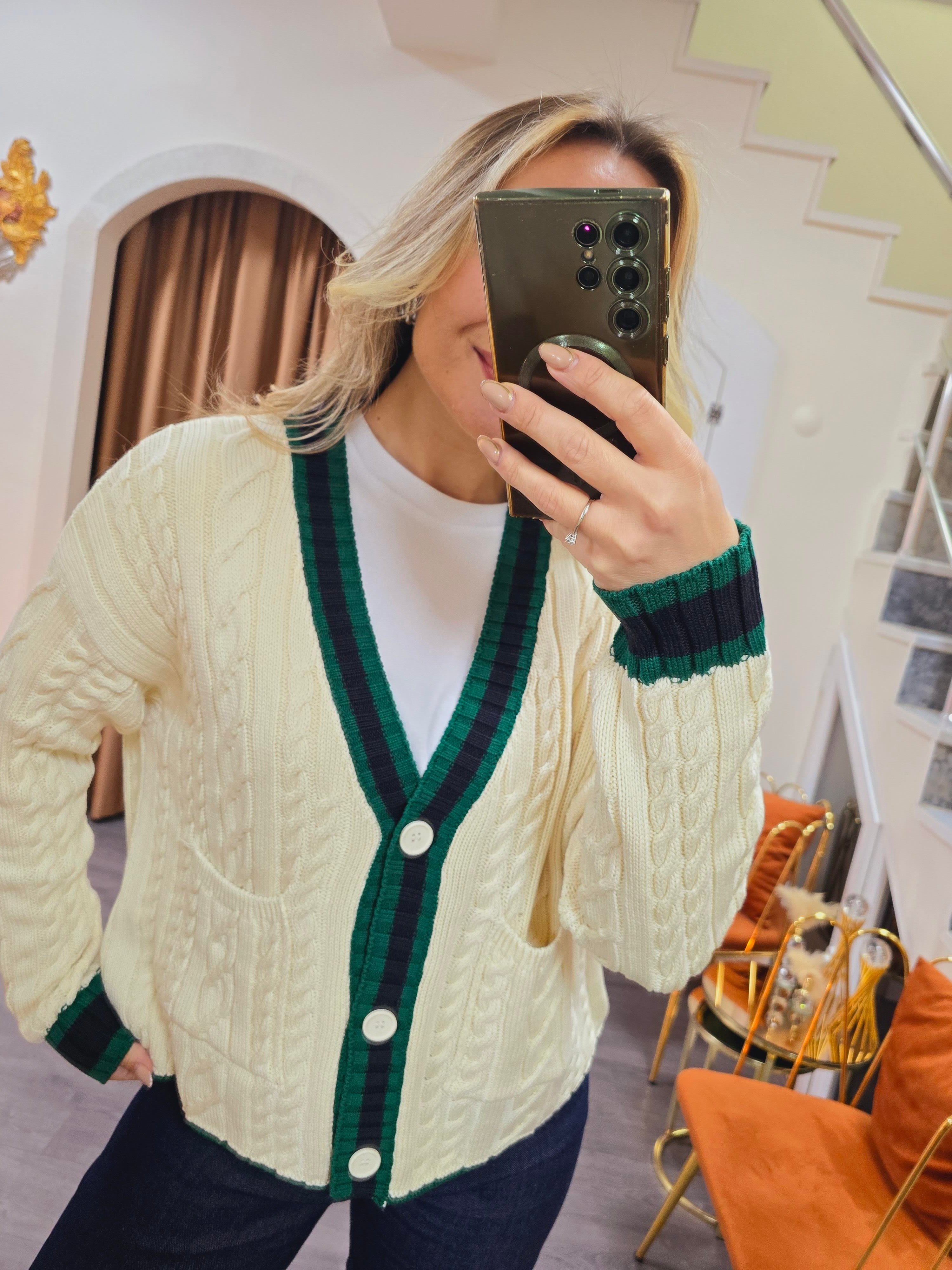 BEJ DİLVİN HIRKA