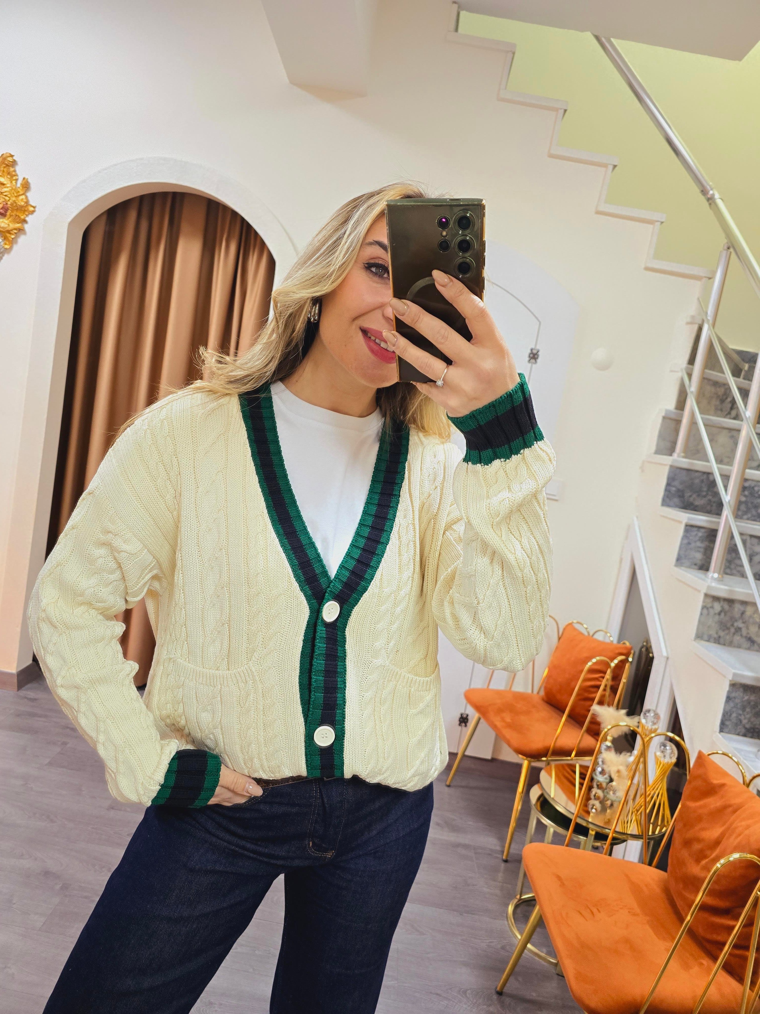 BEJ DİLVİN HIRKA