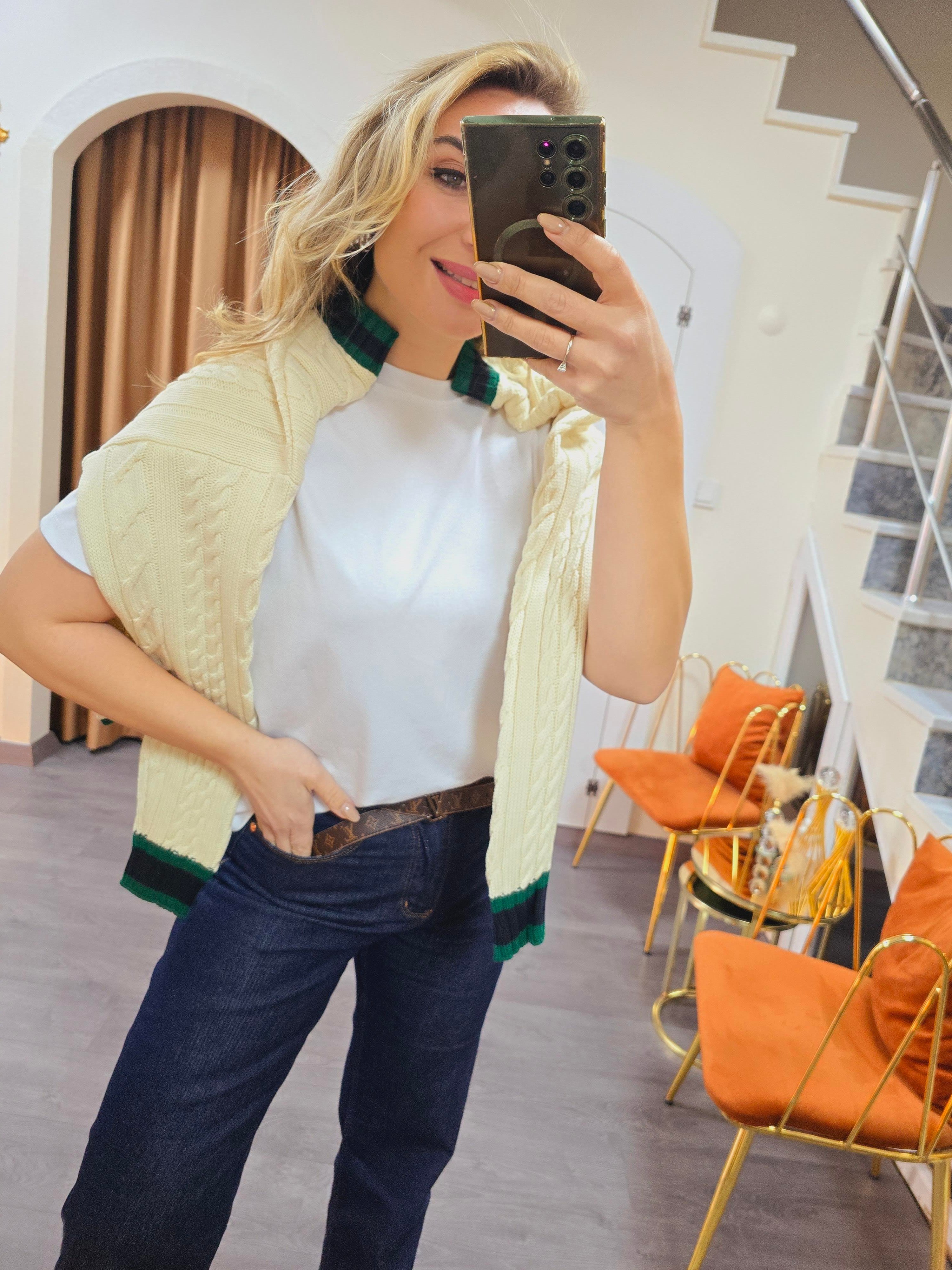 BEJ DİLVİN HIRKA
