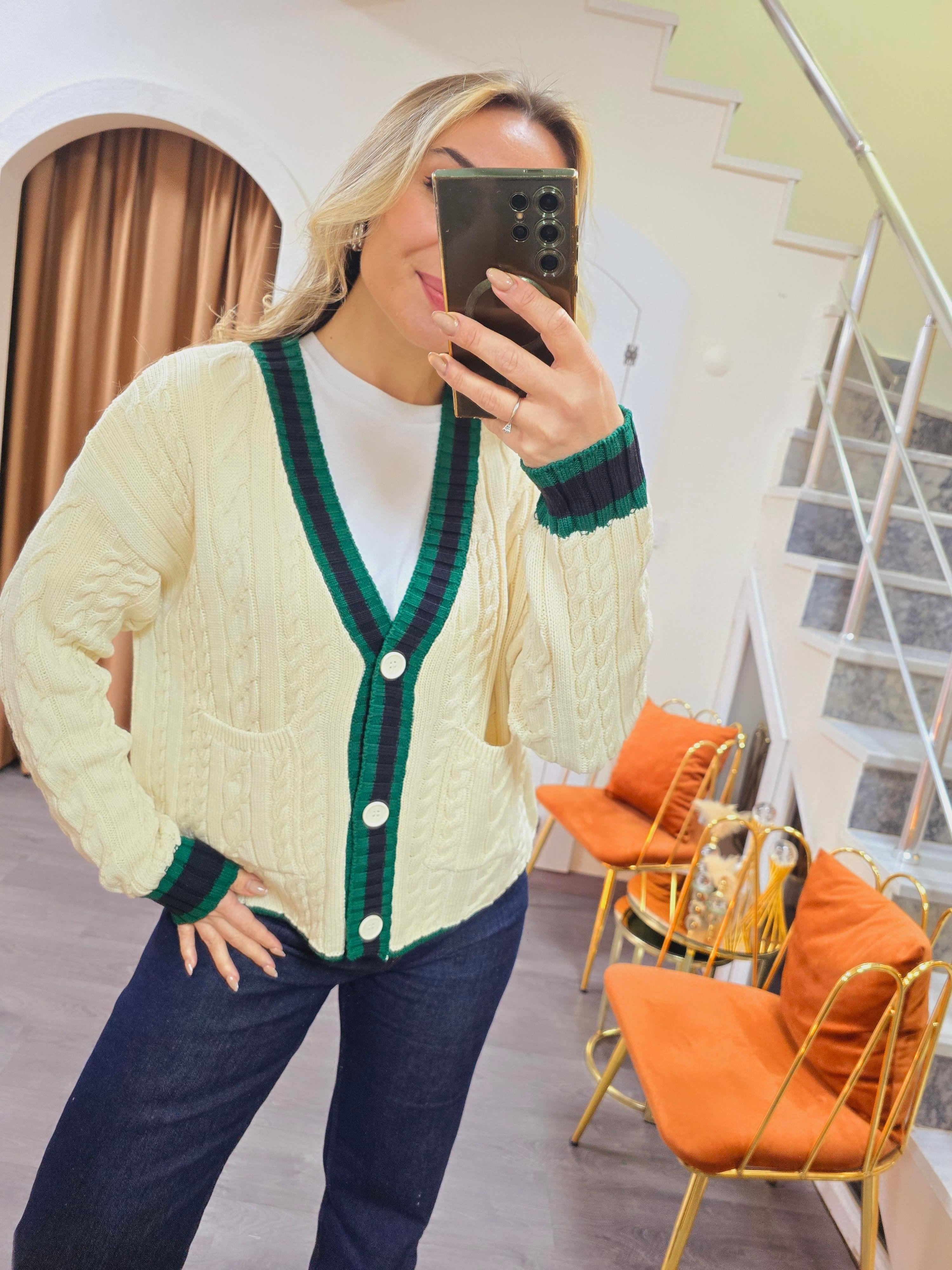 BEJ DİLVİN HIRKA