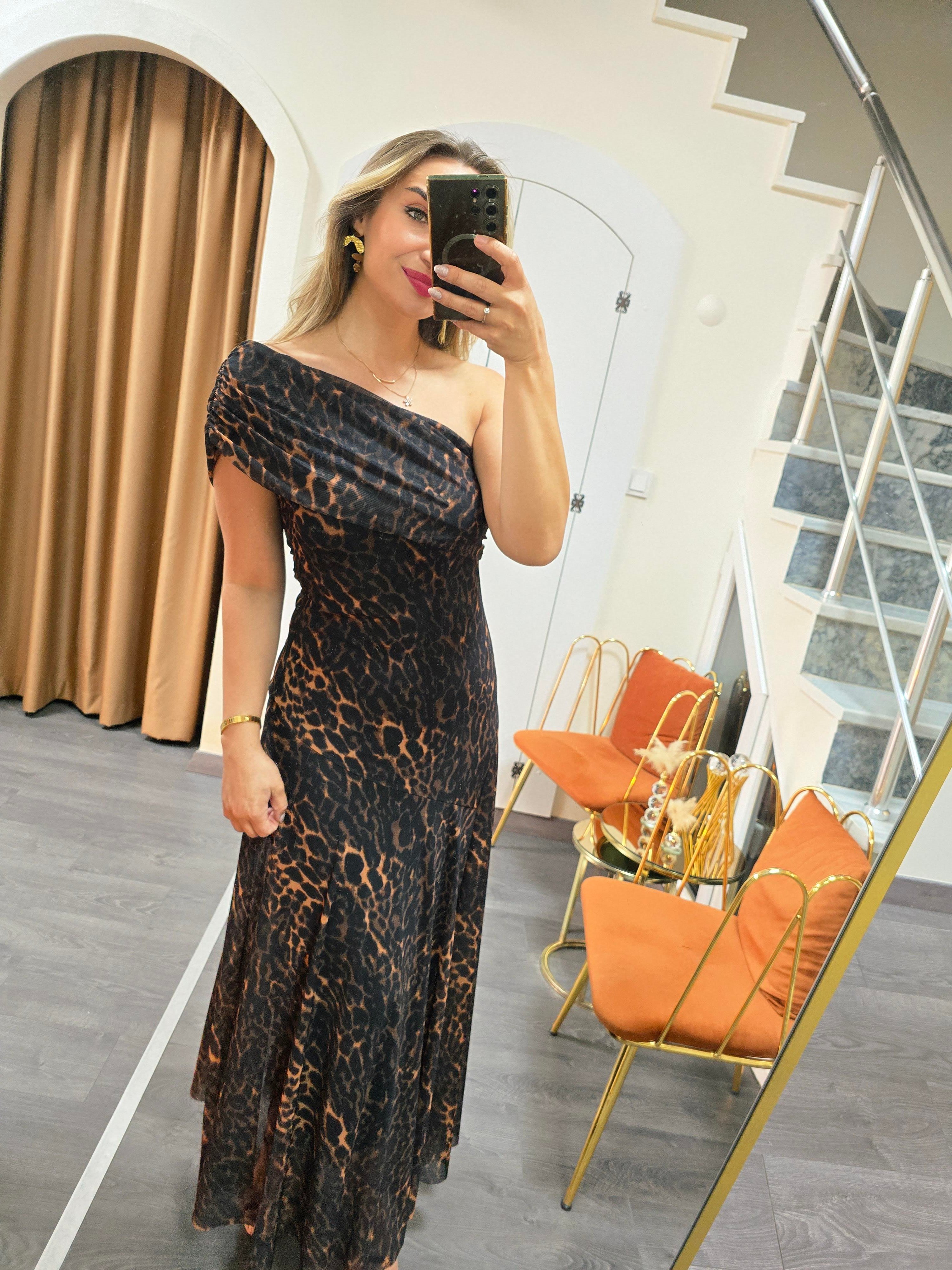 DRAPE YAKALI LEOPAR UZUN ELBİSE