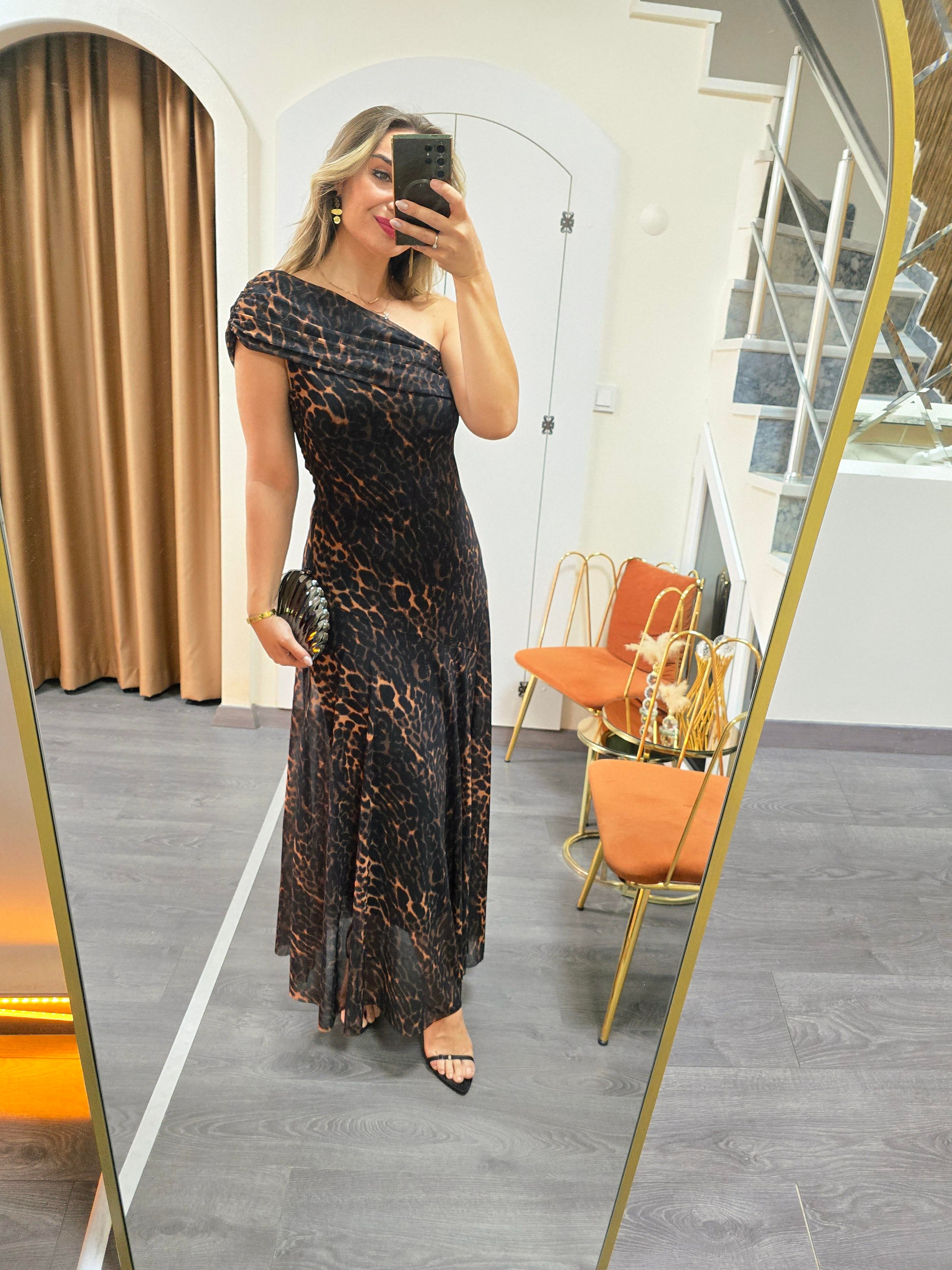 DRAPE YAKALI LEOPAR UZUN ELBİSE