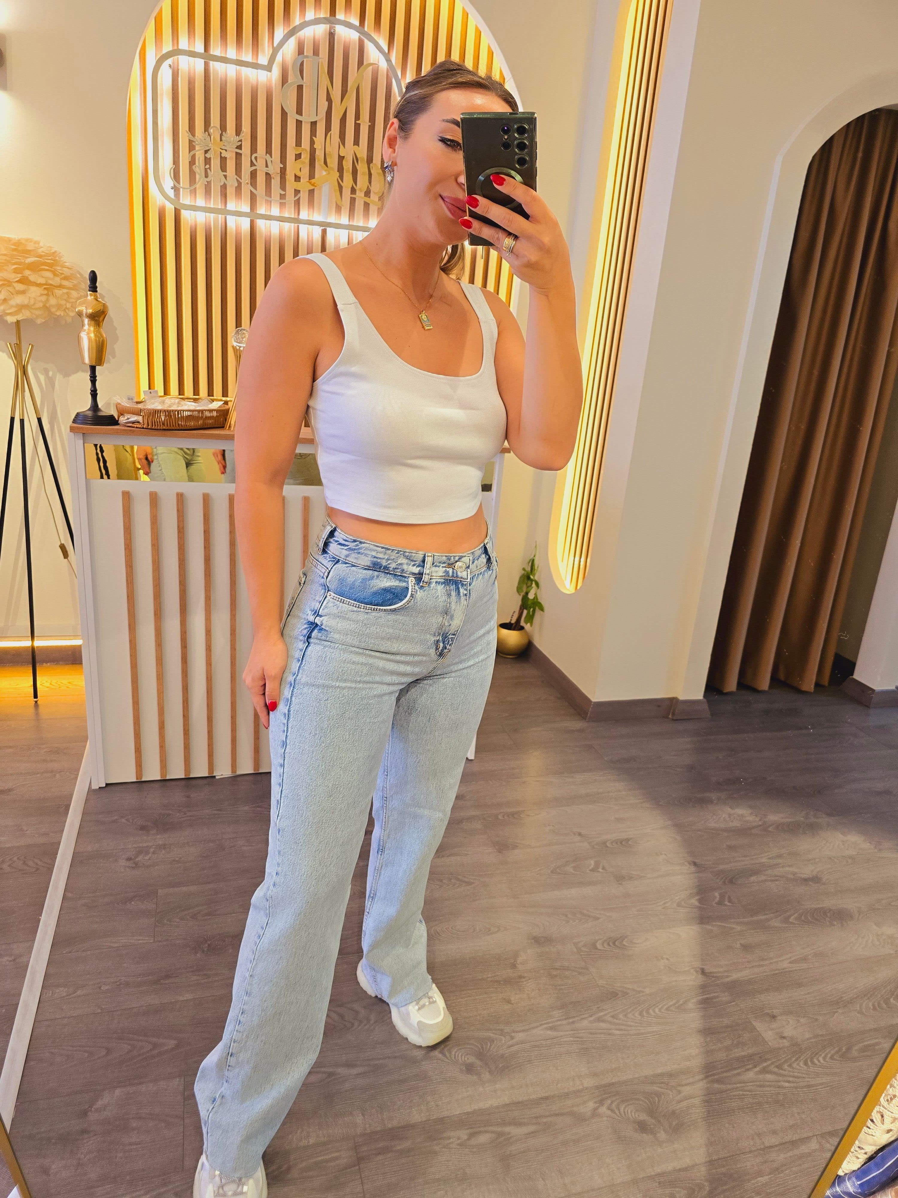 FİT GÖSTEREN JEAN