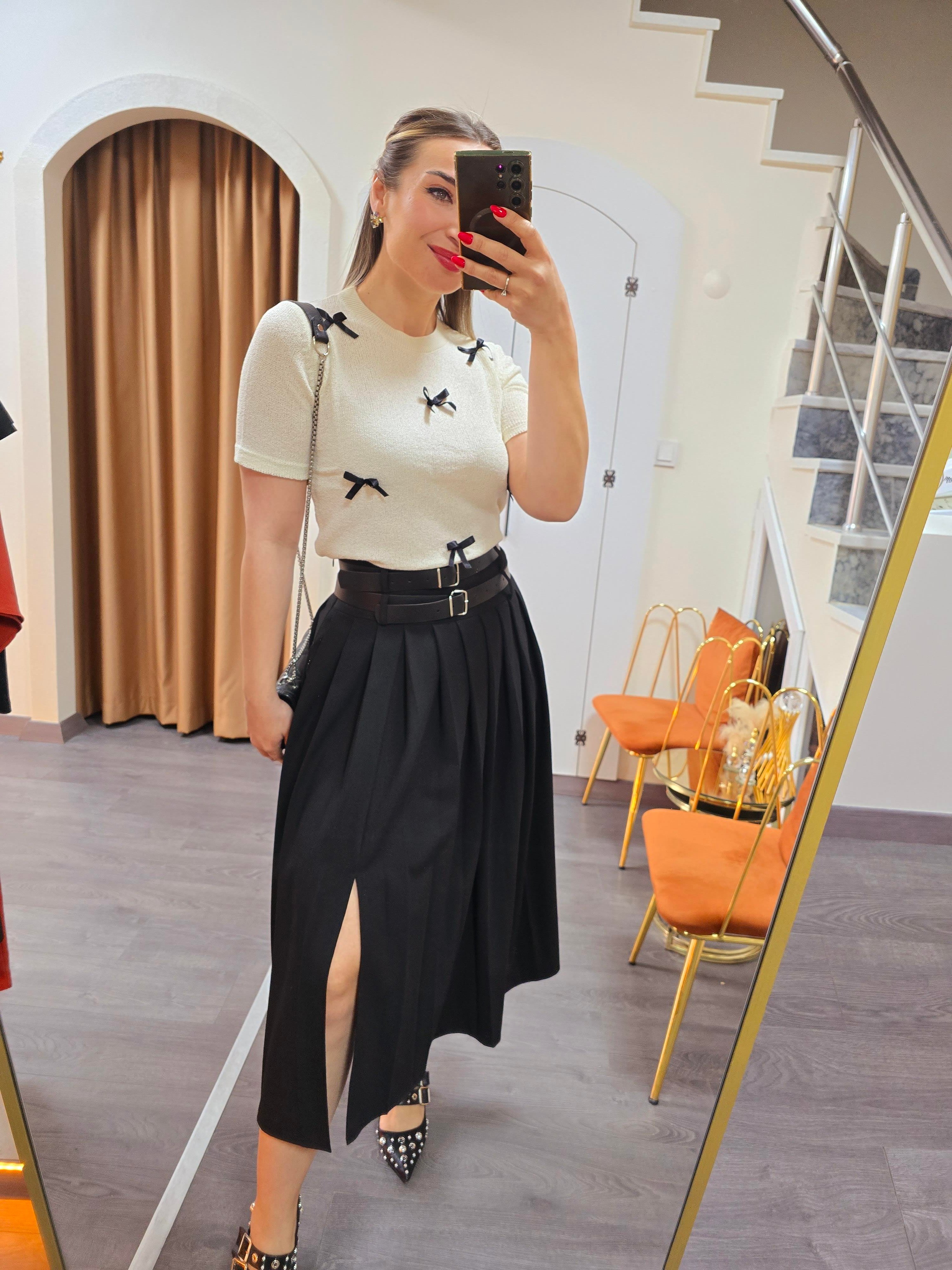 FİYONK DETAYLI MASSİ BLUZ