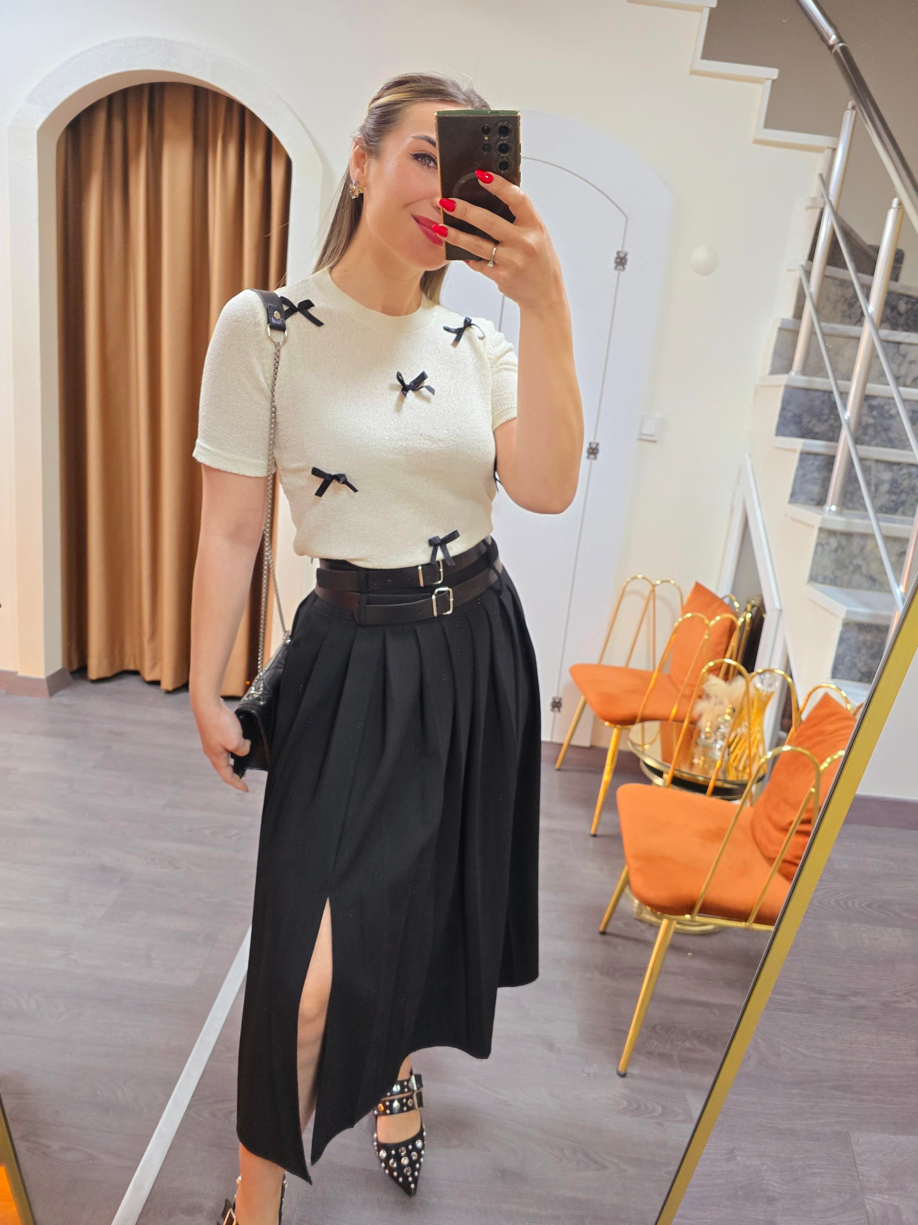 FİYONK DETAYLI MASSİ BLUZ