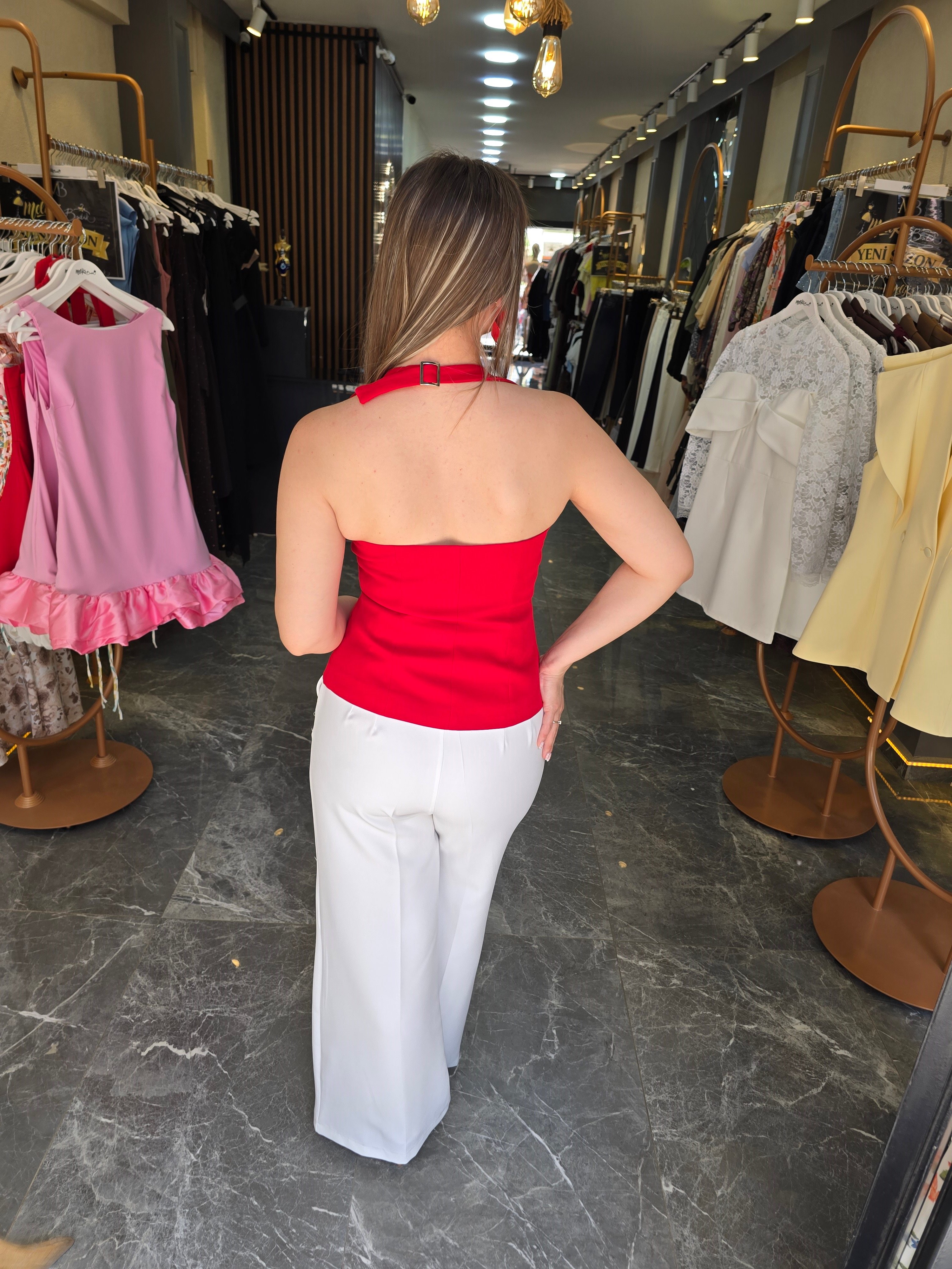 KEMER DETAYLI BEYAZ PANTOLON