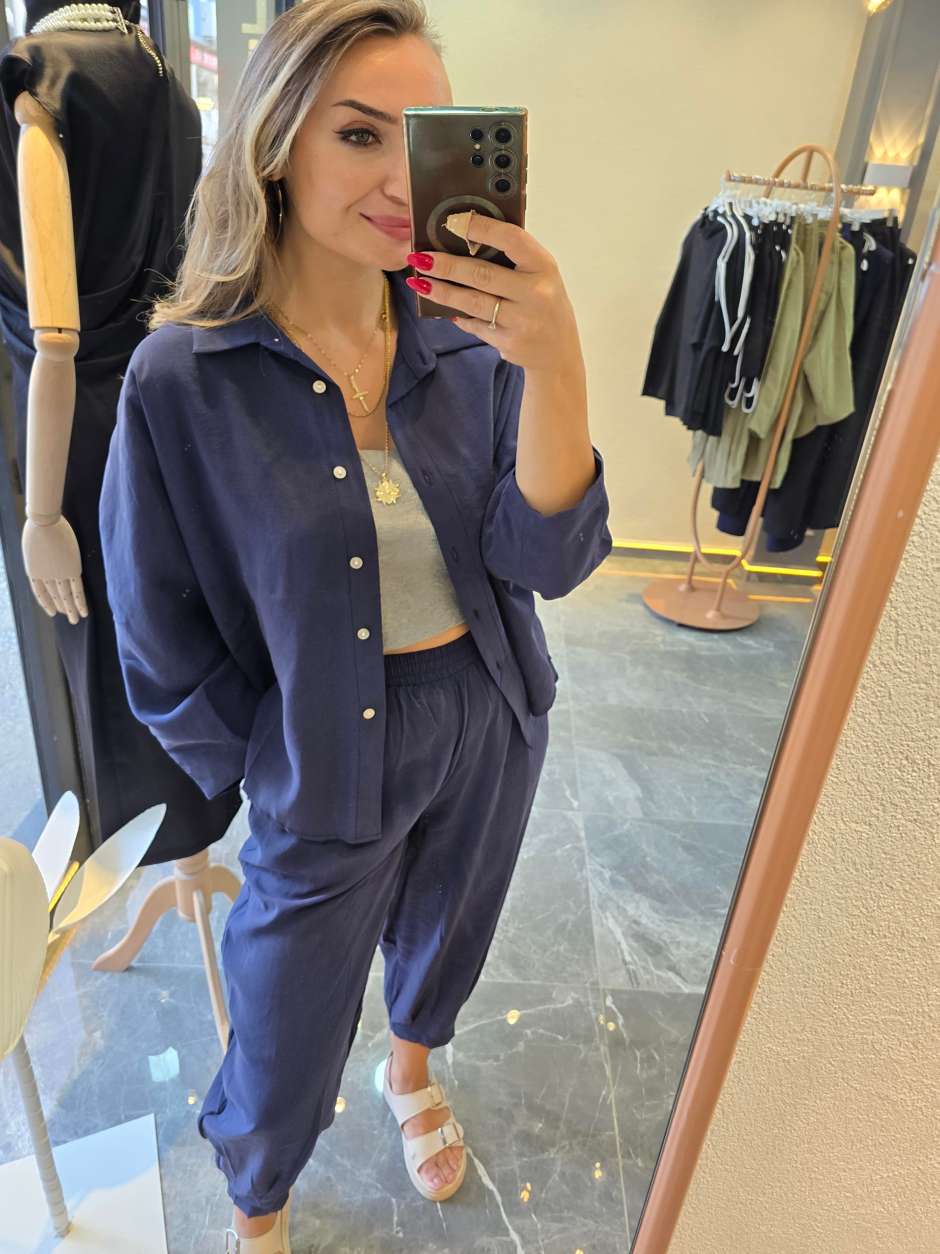LACİVERT GÖMLEKLİ TAKIM