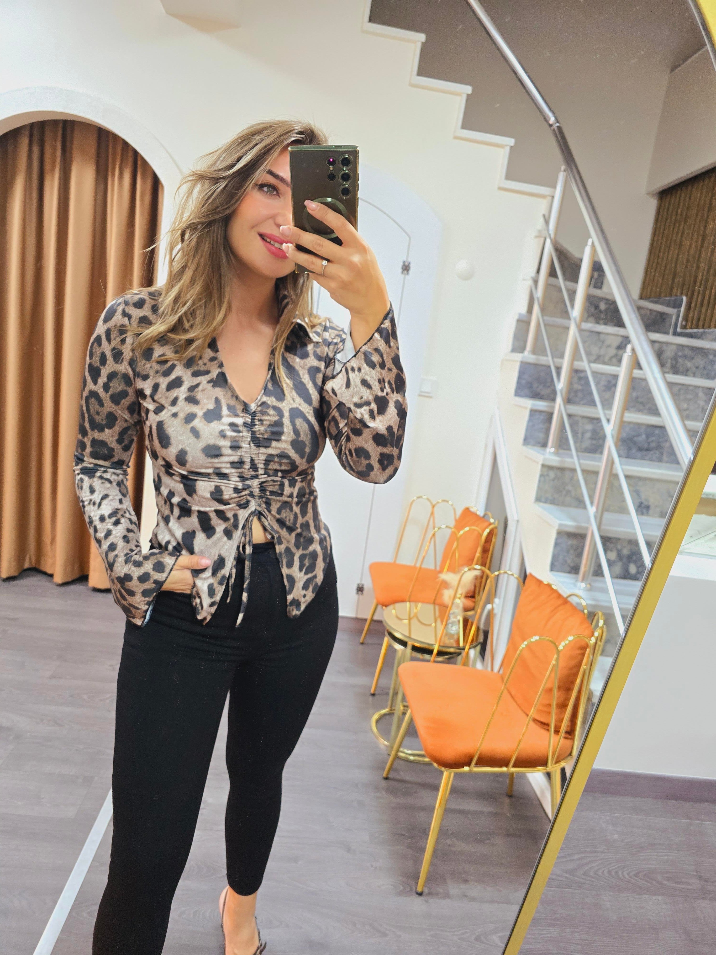 LEOPAR BÜZGÜLÜ BLUZ