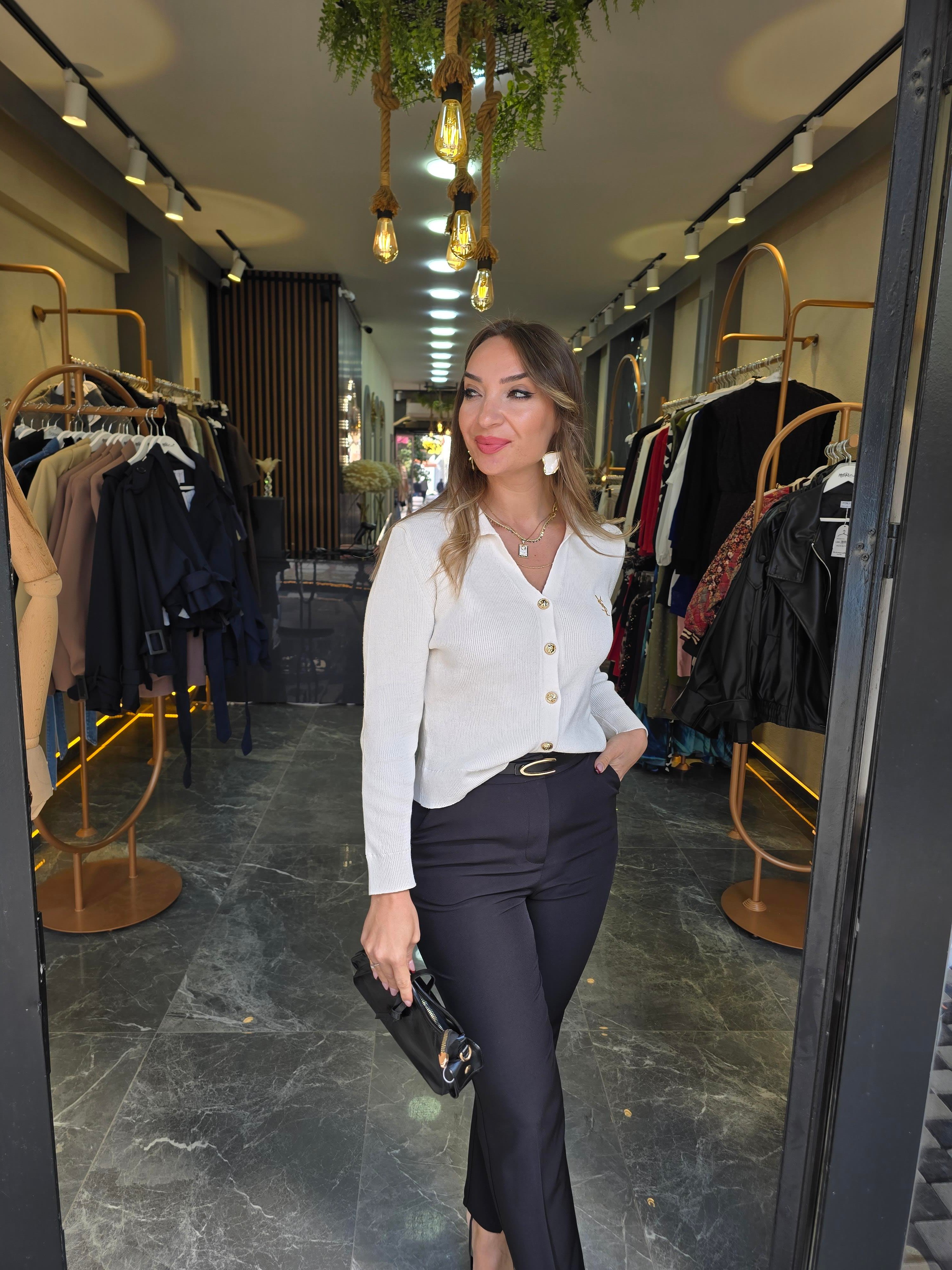MARKA MODEL GOLD NAKIŞ İŞLEMELİ KREM HIRKA