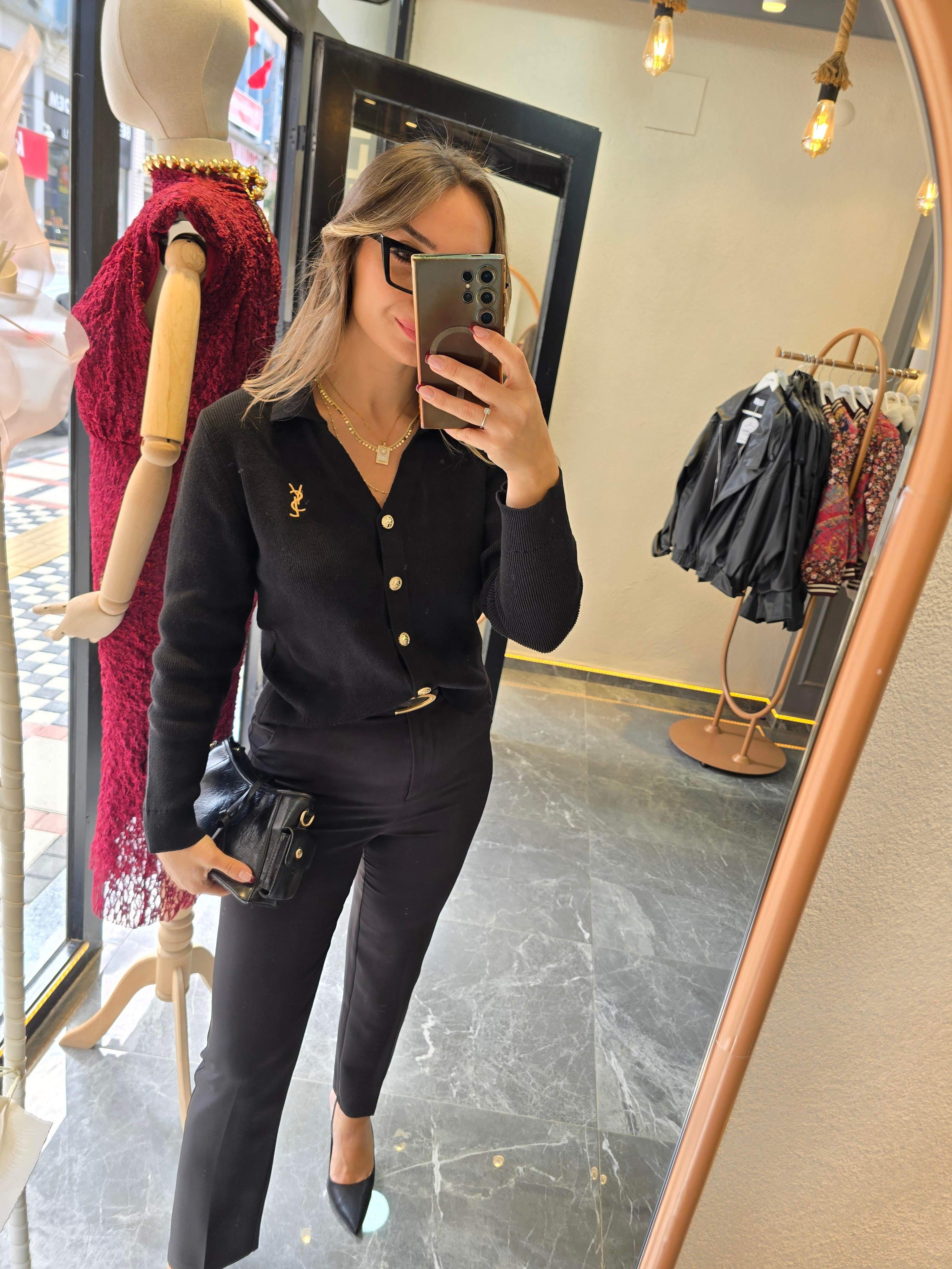 MARKA MODEL GOLD NAKIŞ İŞLEMELİ SİYAH HIRKA