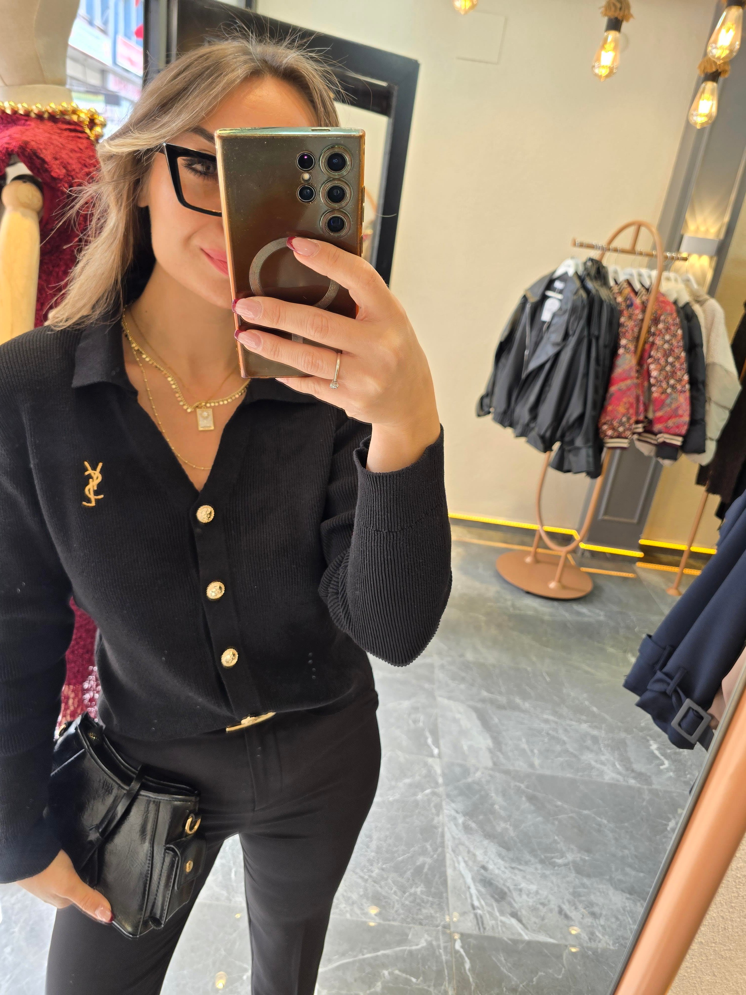 MARKA MODEL GOLD NAKIŞ İŞLEMELİ SİYAH HIRKA
