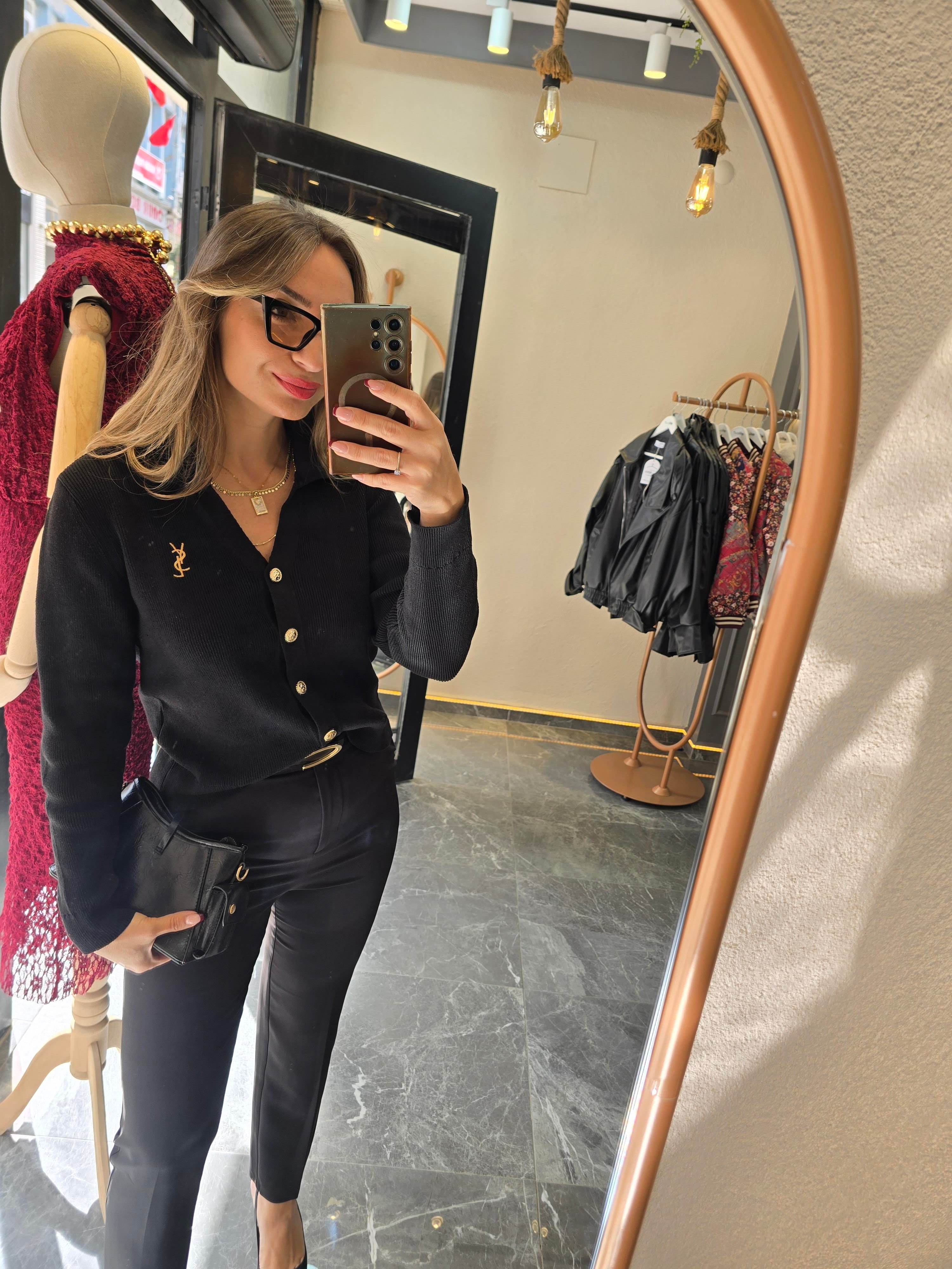 MARKA MODEL GOLD NAKIŞ İŞLEMELİ SİYAH HIRKA