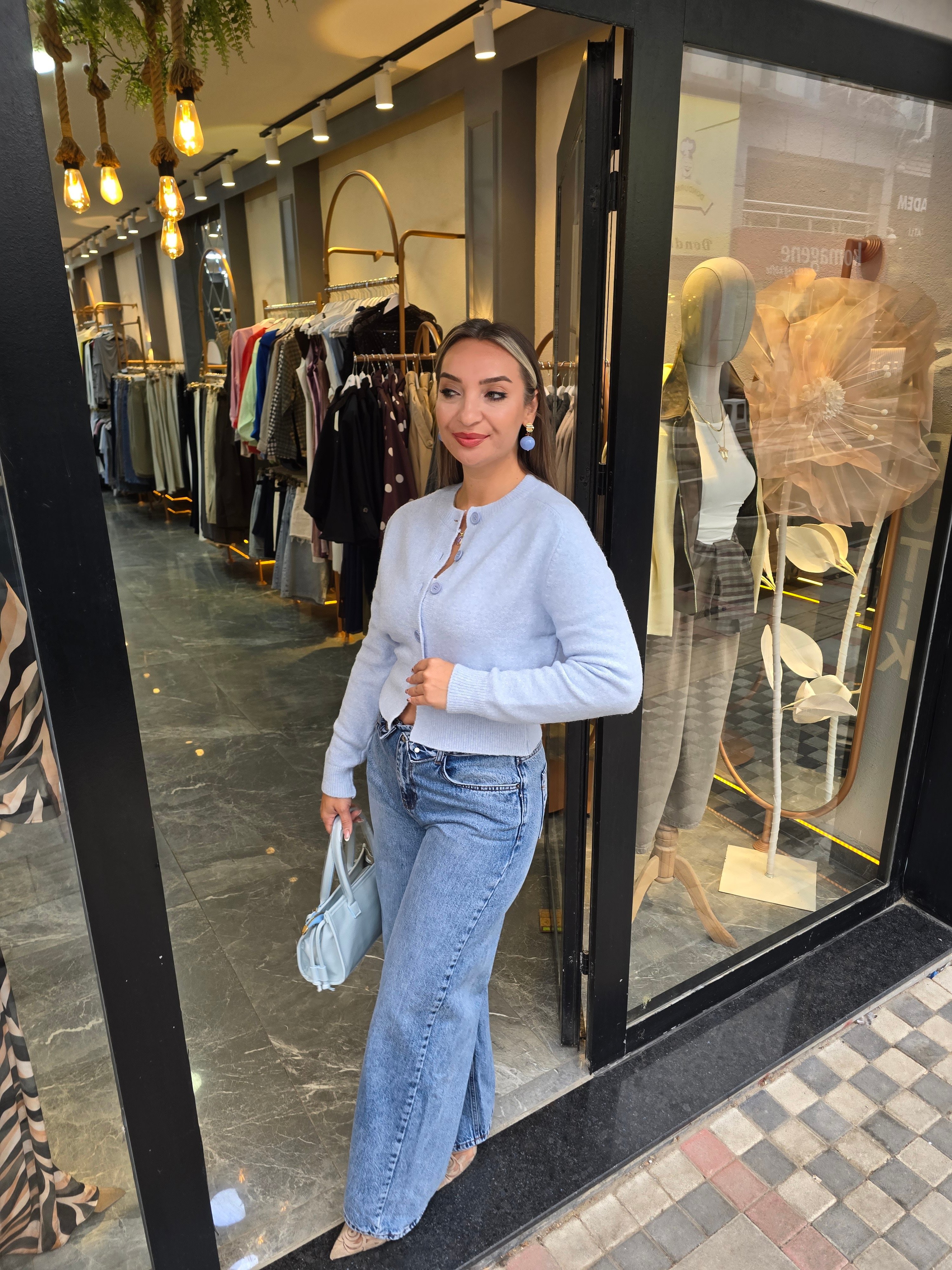 MAVİ YUMOŞ HIRKA