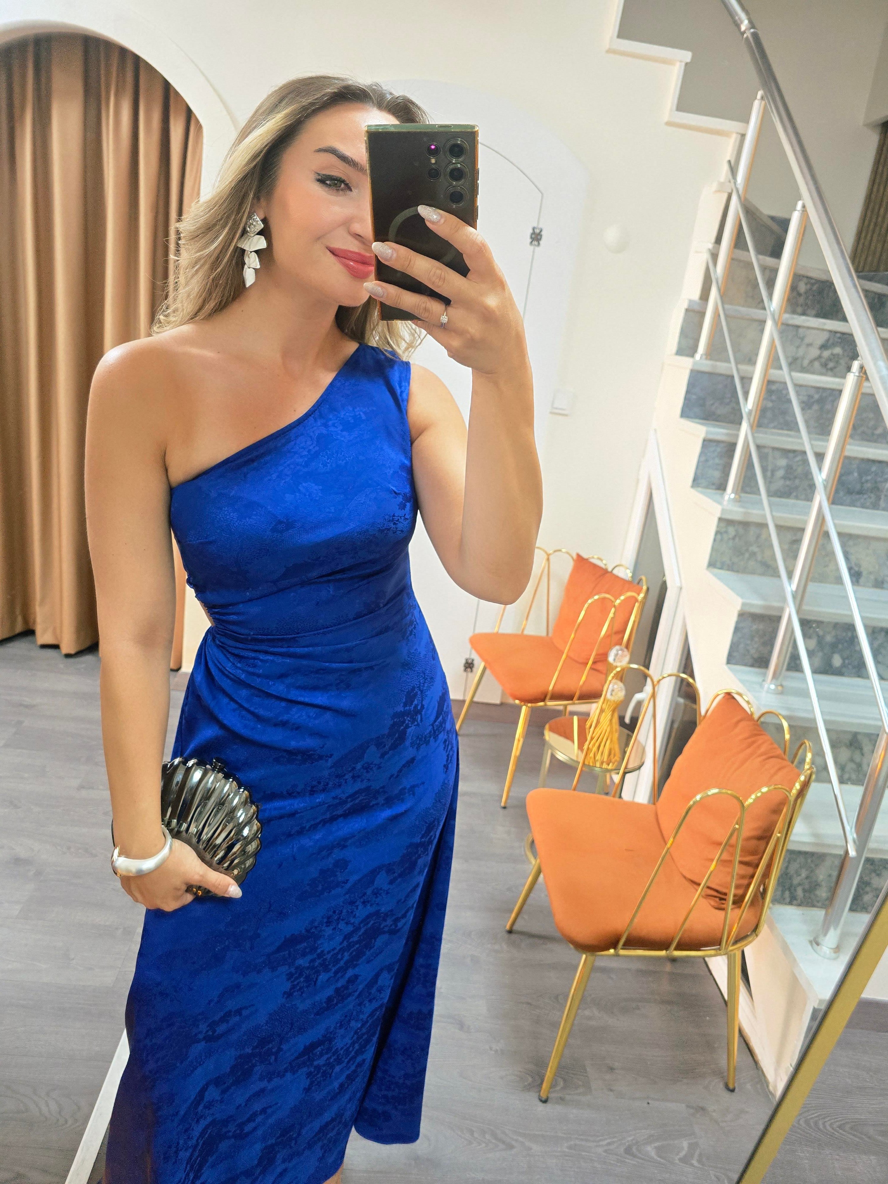 SAKS MAVİ TEK OMUZ PENCERE DETAYLI ELBİSE