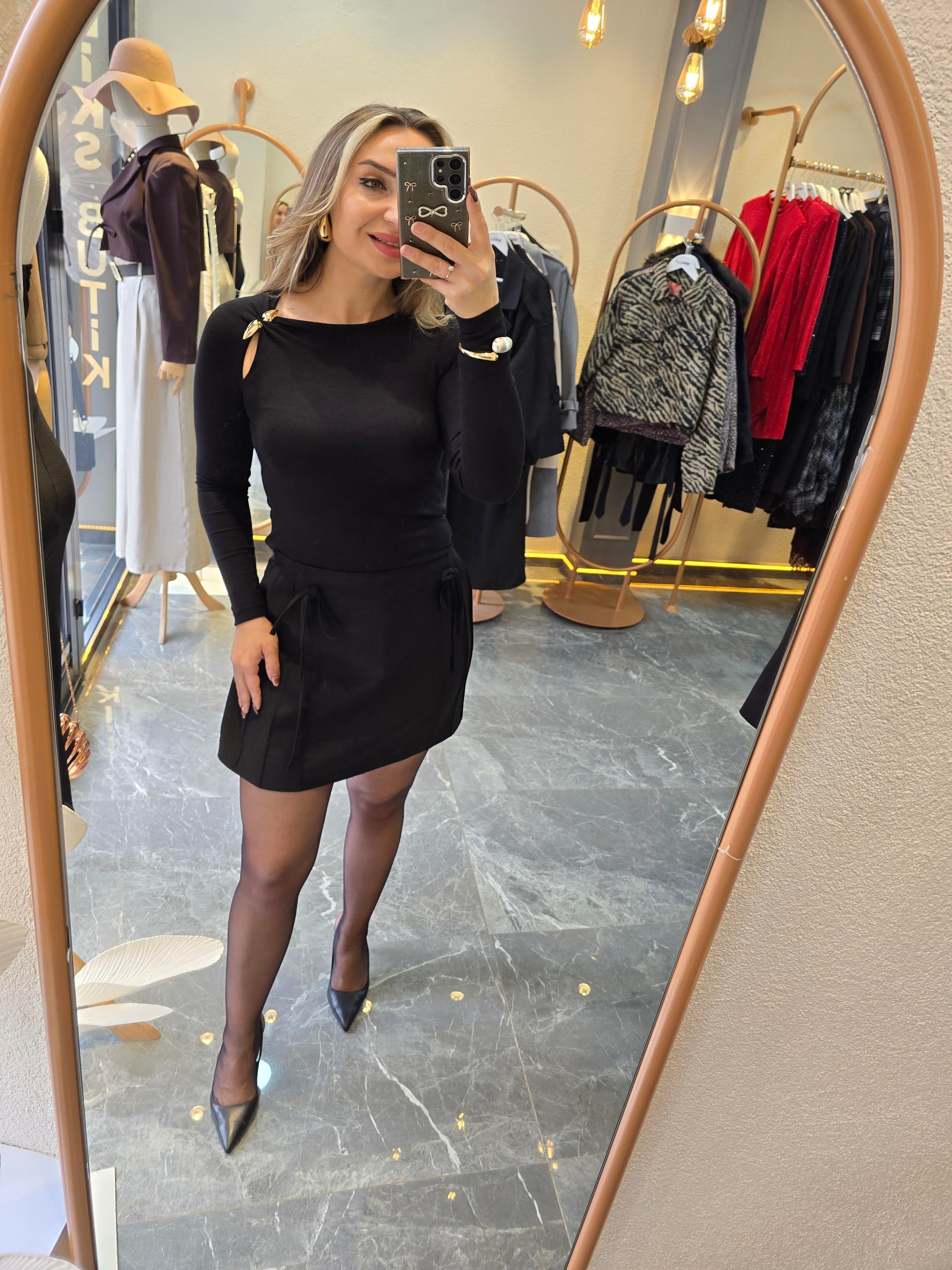siyah damla tokalı bluz 