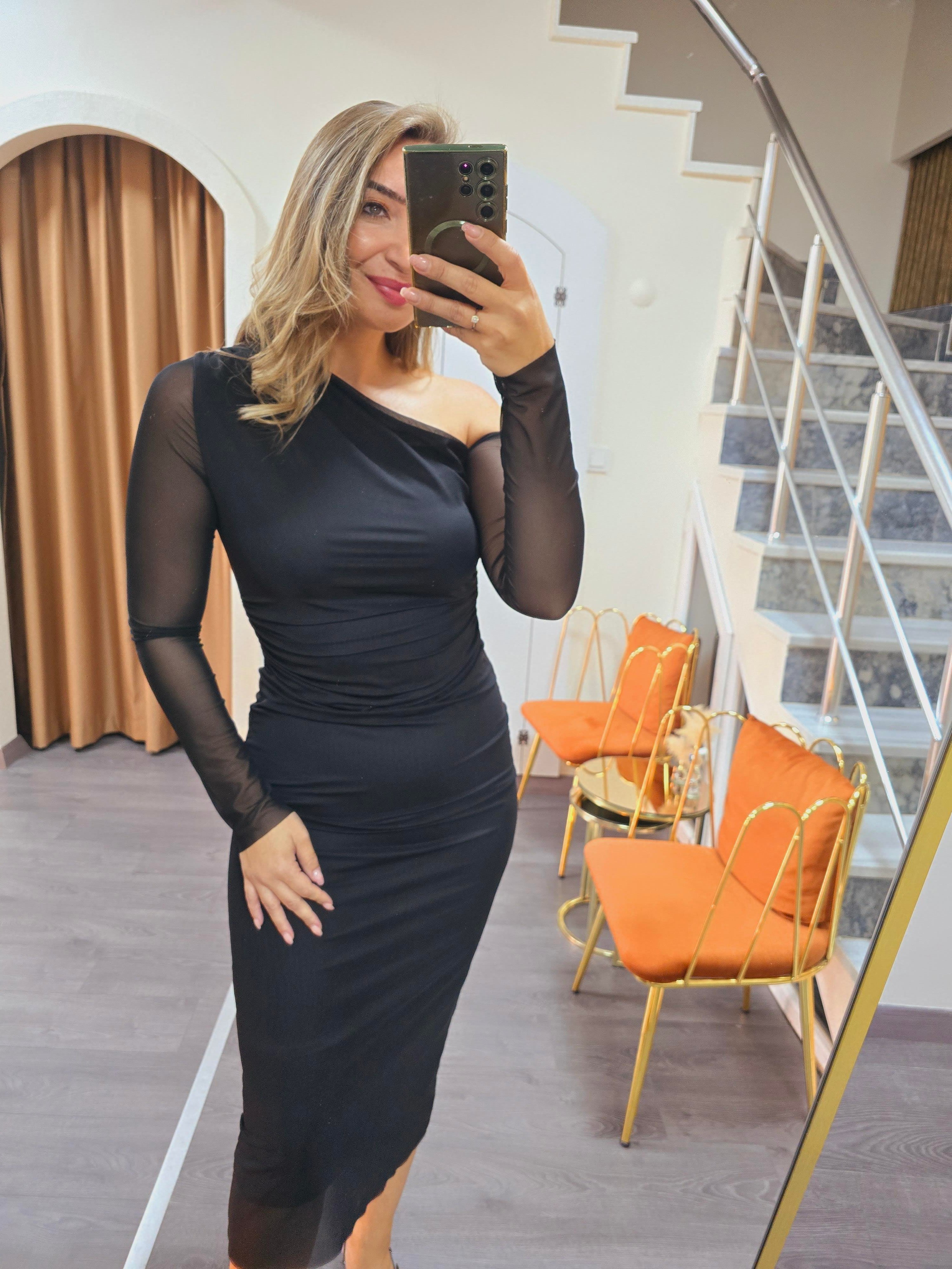 SİYAH ZARİF ELBİSE