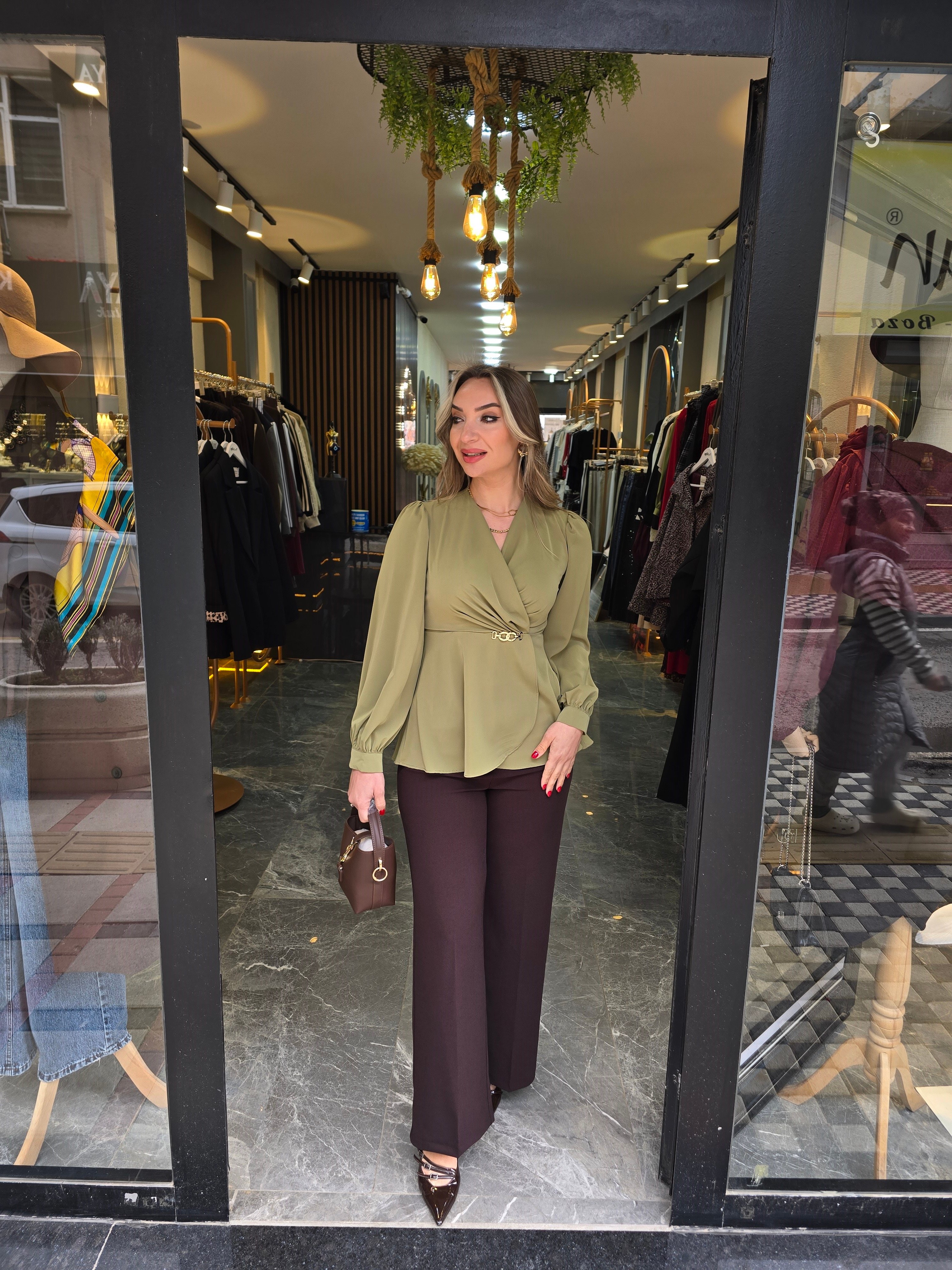 YEŞİL KRUVAZE BLUZ 
