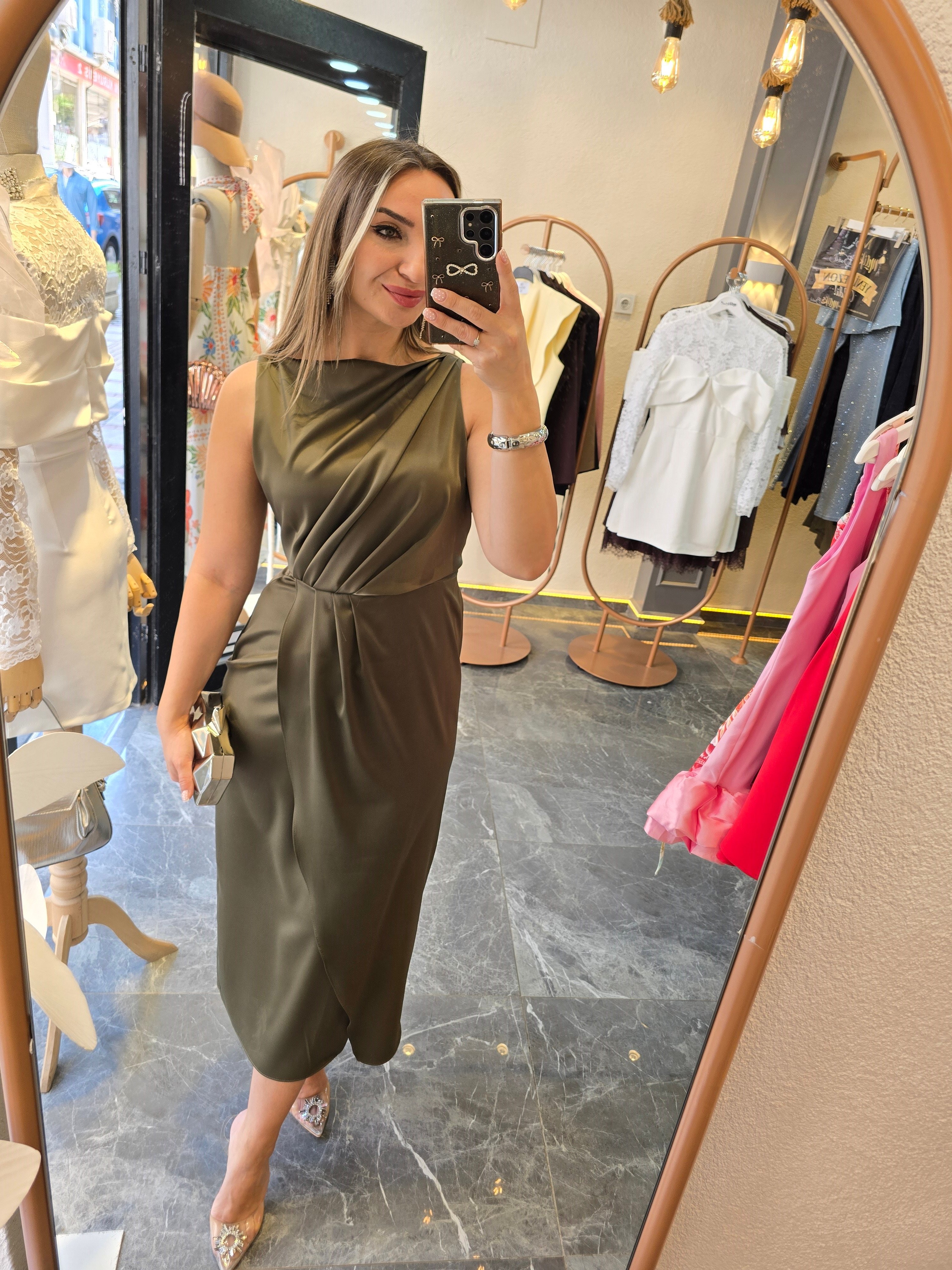 YEŞİL SATEN ELBİSE