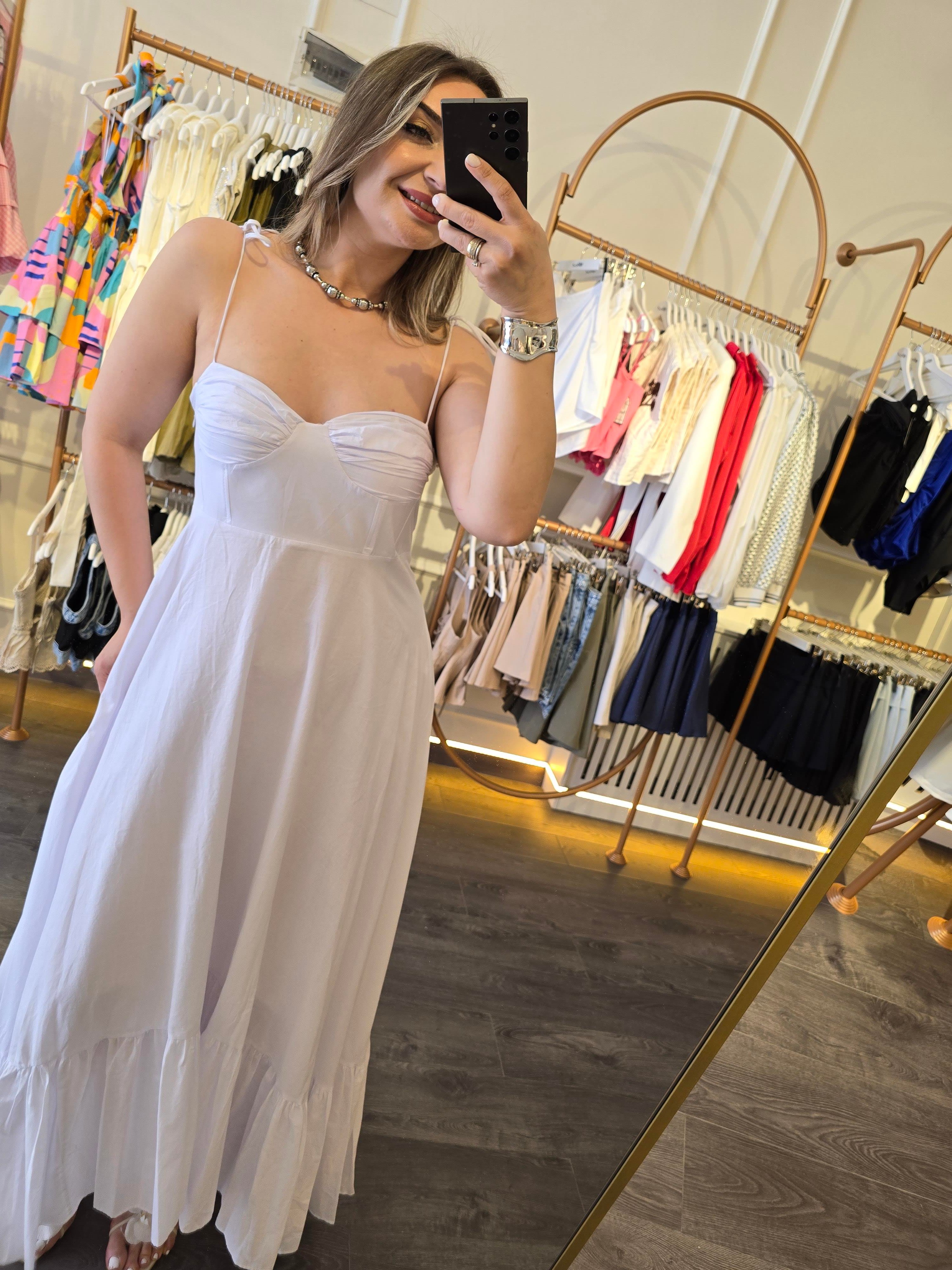 ZARA MODEL BEYAZ İP ASKILI ELBİSE