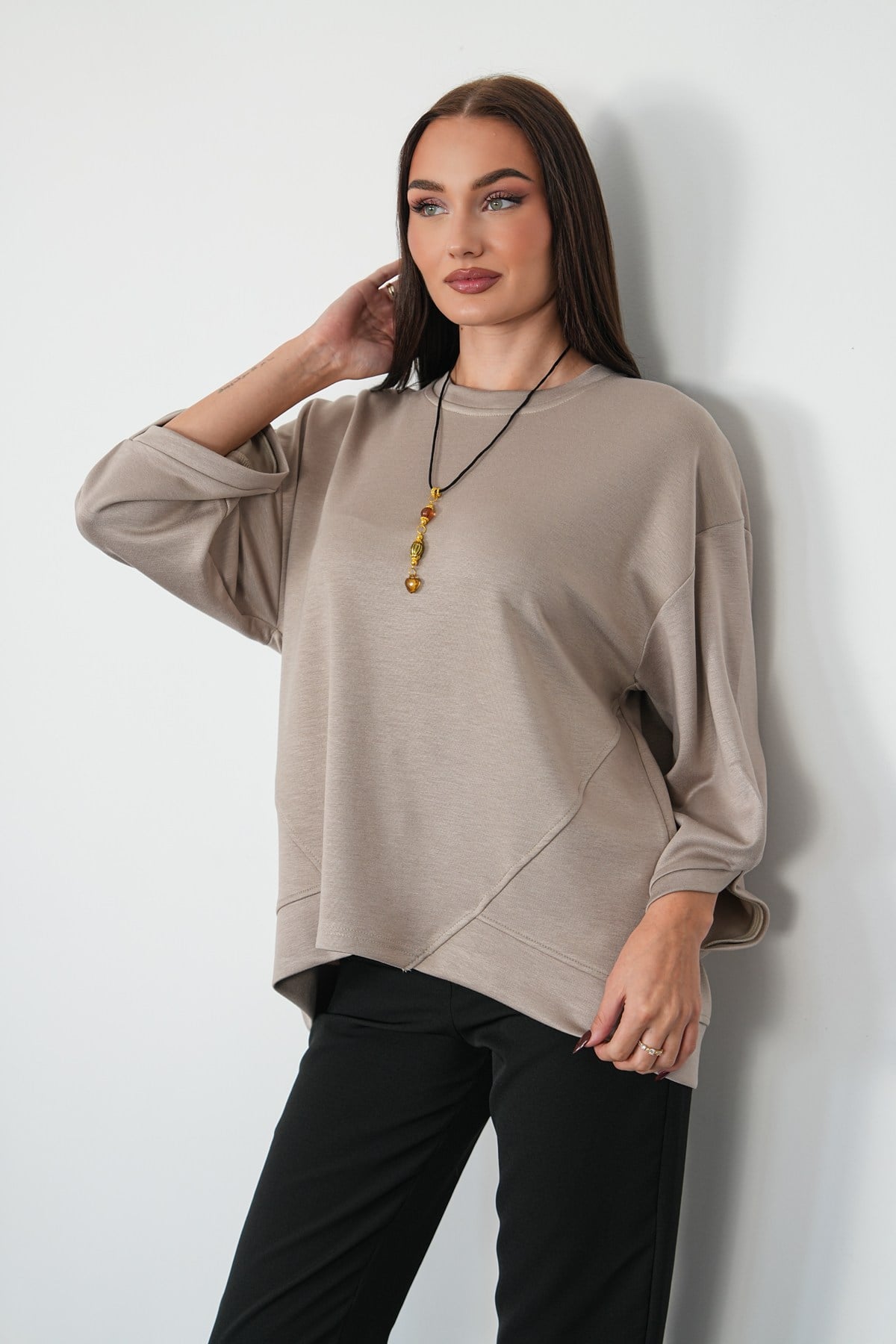 Asimetrik Dikiş Detaylı Kolyeli Sweat