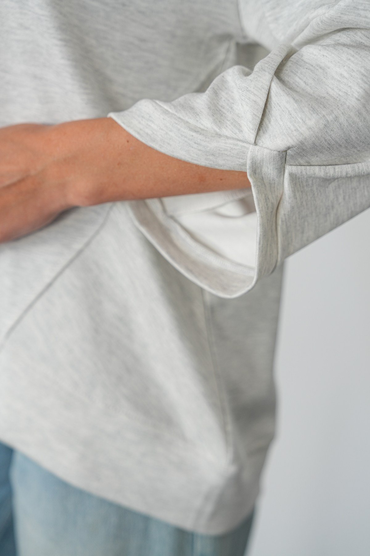 Asimetrik Dikiş Detaylı Kolyeli Sweat