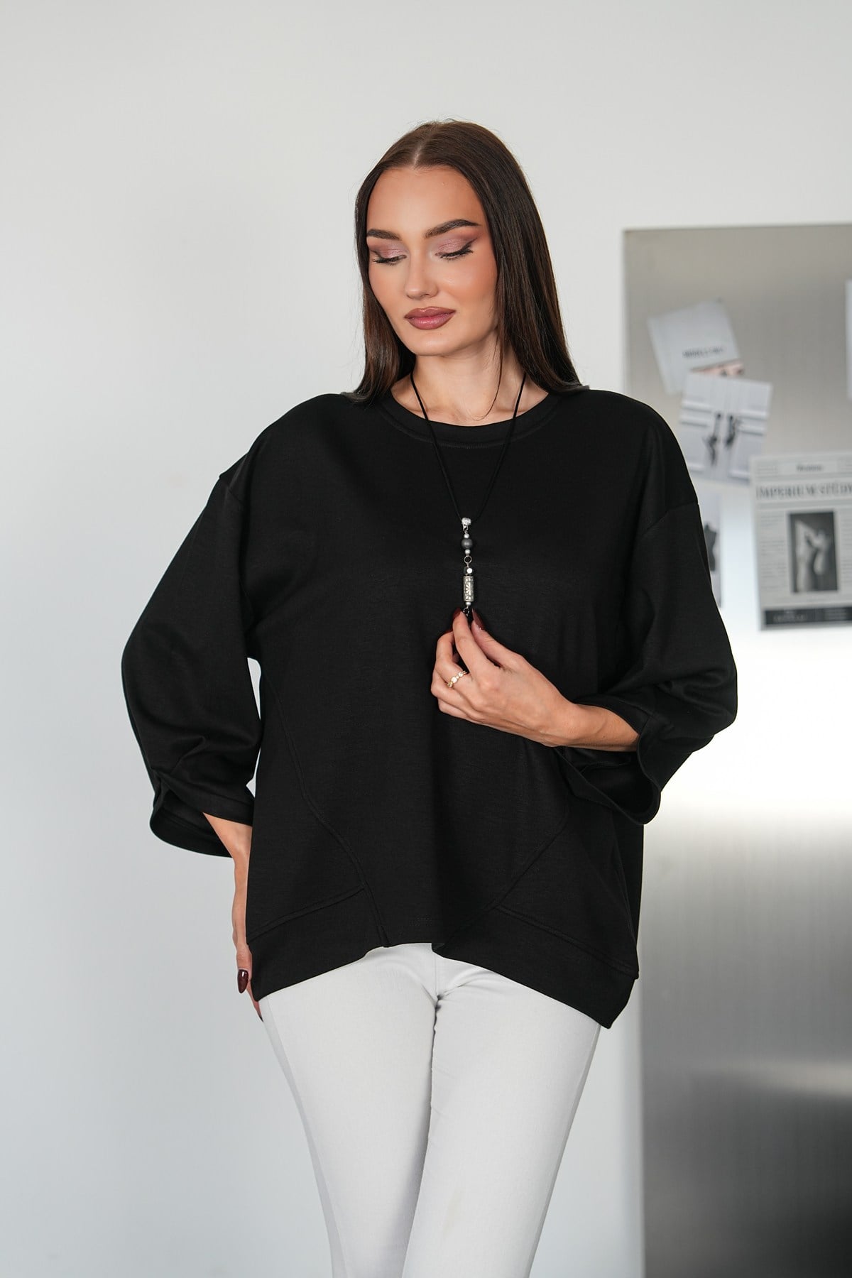 Asimetrik Dikiş Detaylı Kolyeli Sweat