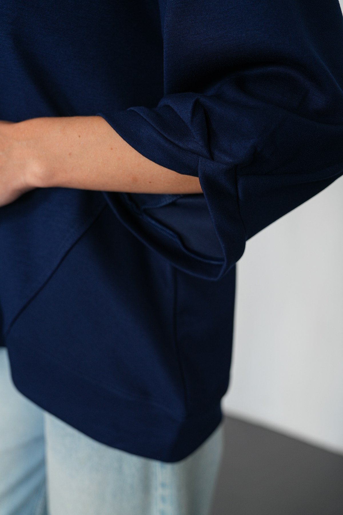 Asimetrik Dikiş Detaylı Kolyeli Sweat