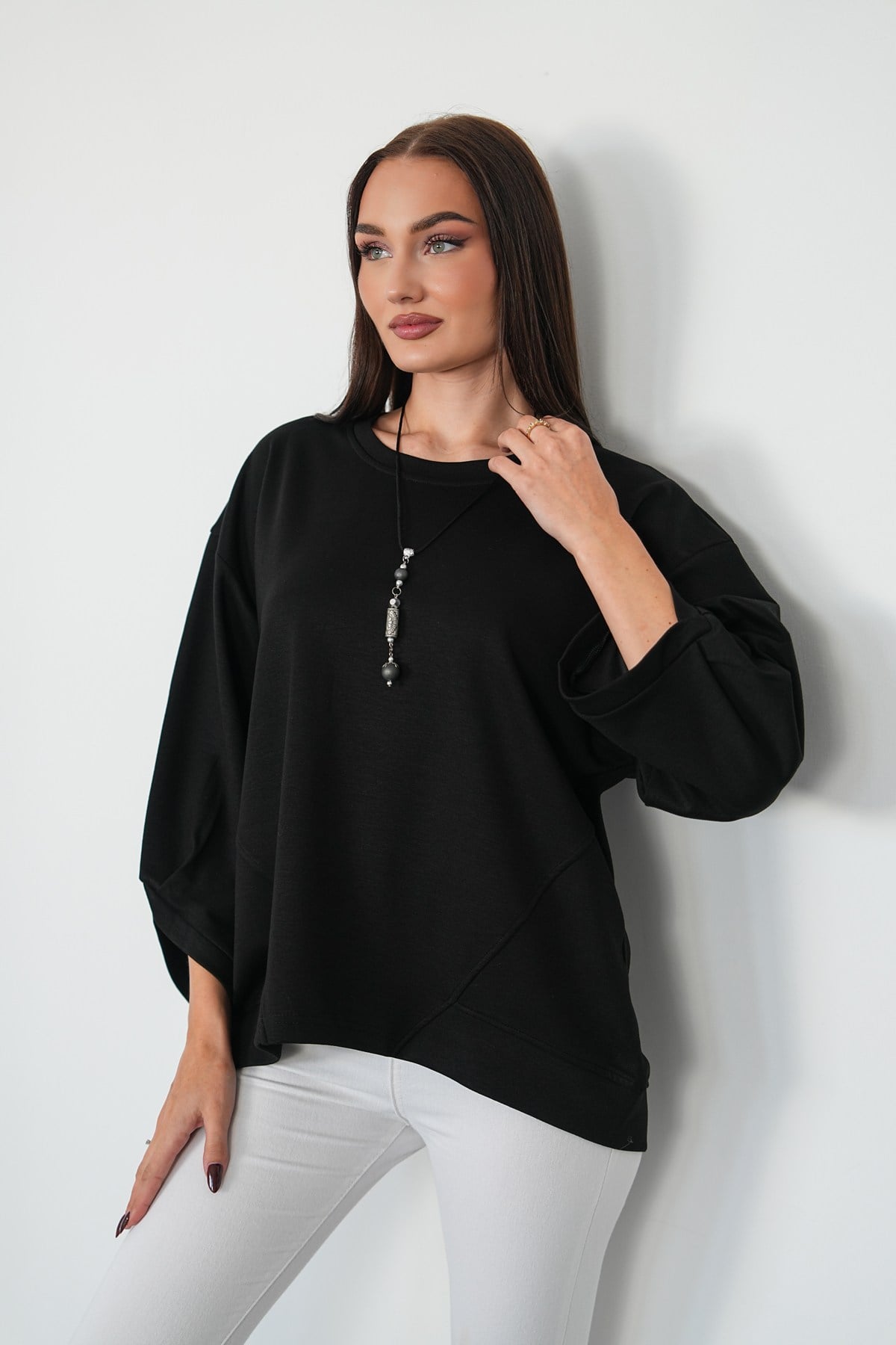 Asimetrik Dikiş Detaylı Kolyeli Sweat