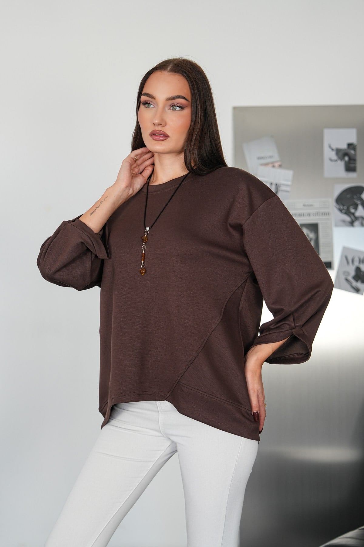 Asimetrik Dikiş Detaylı Kolyeli Sweat